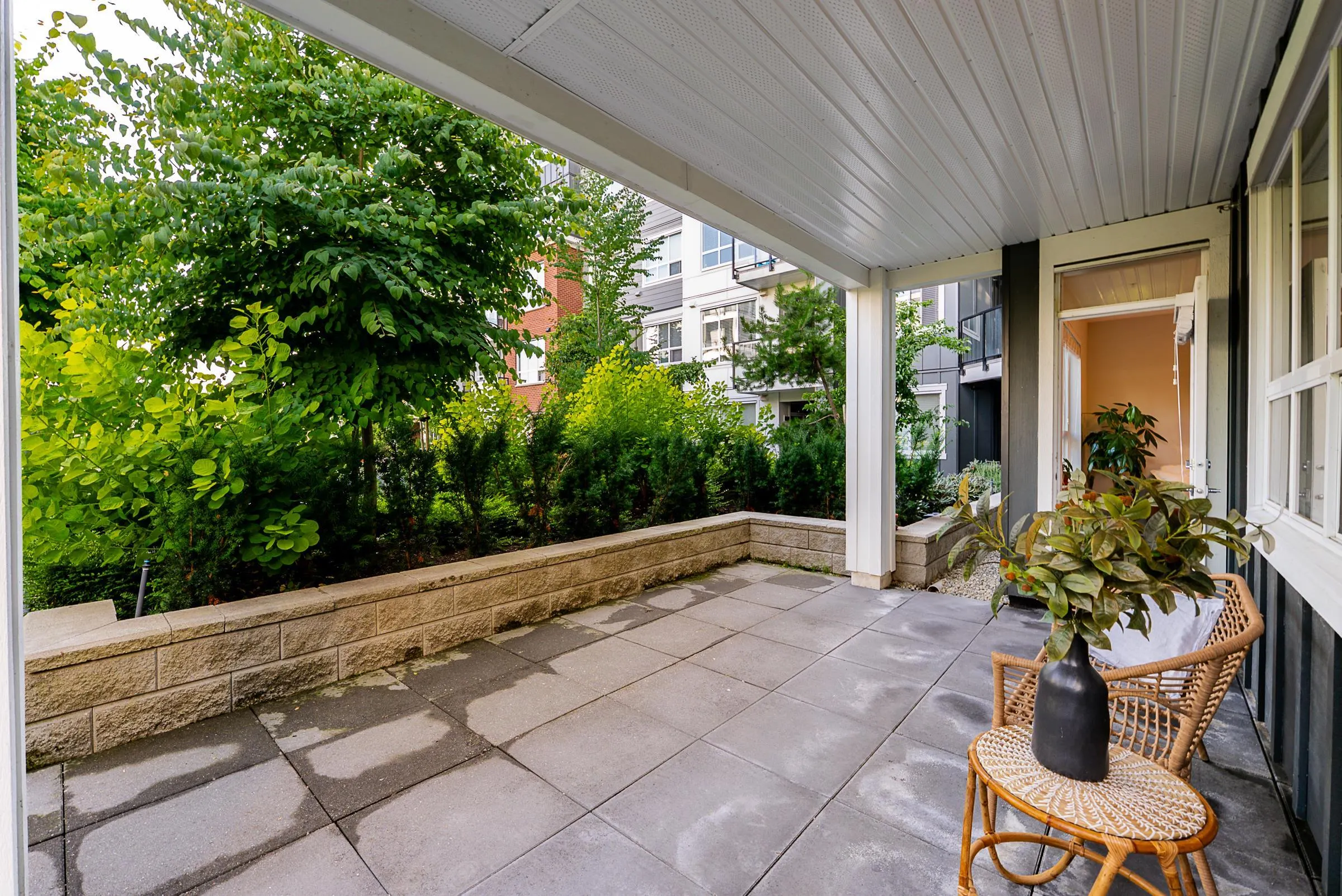 3223 2180 Kelly Avenue