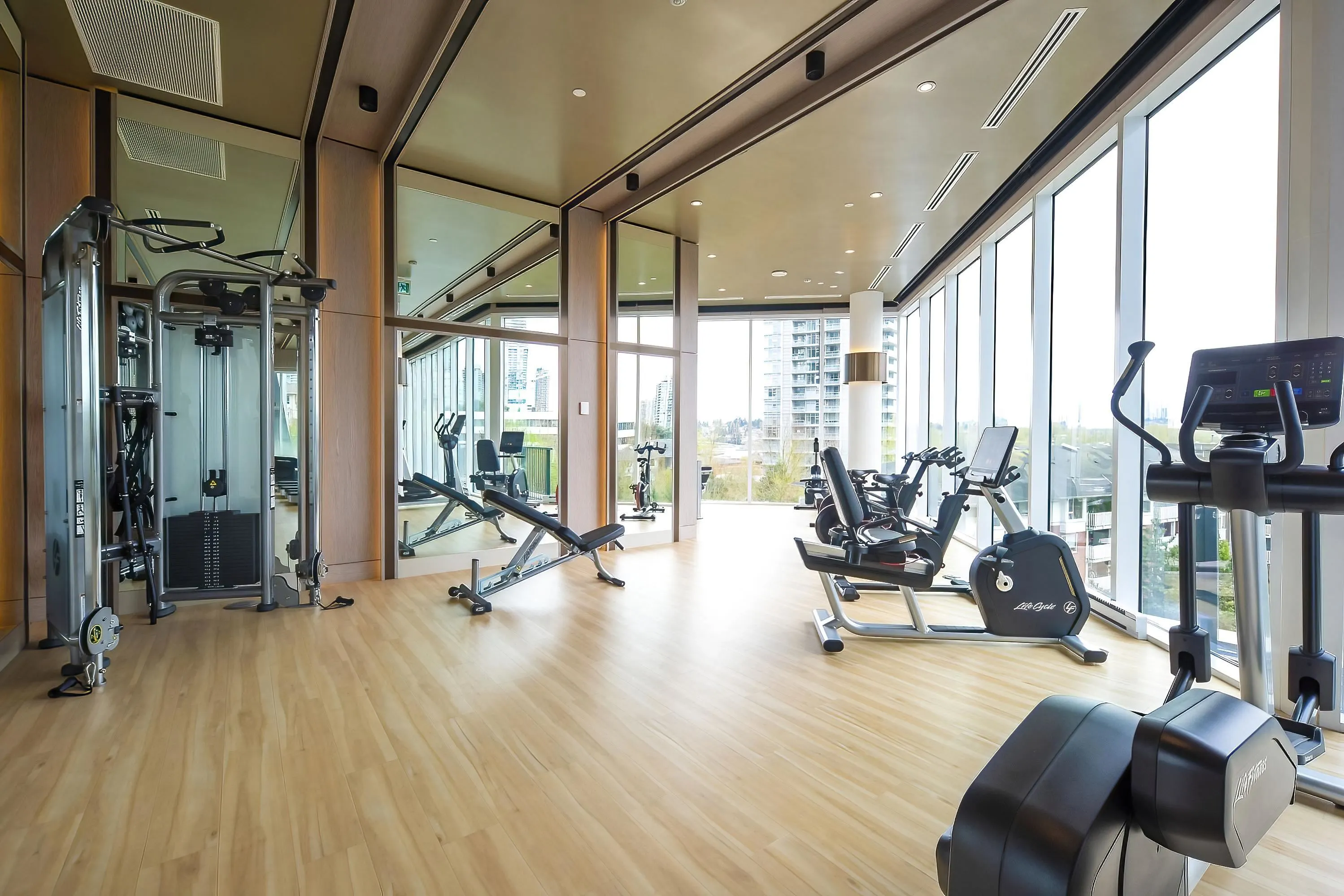 1309 4720 Lougheed Highway