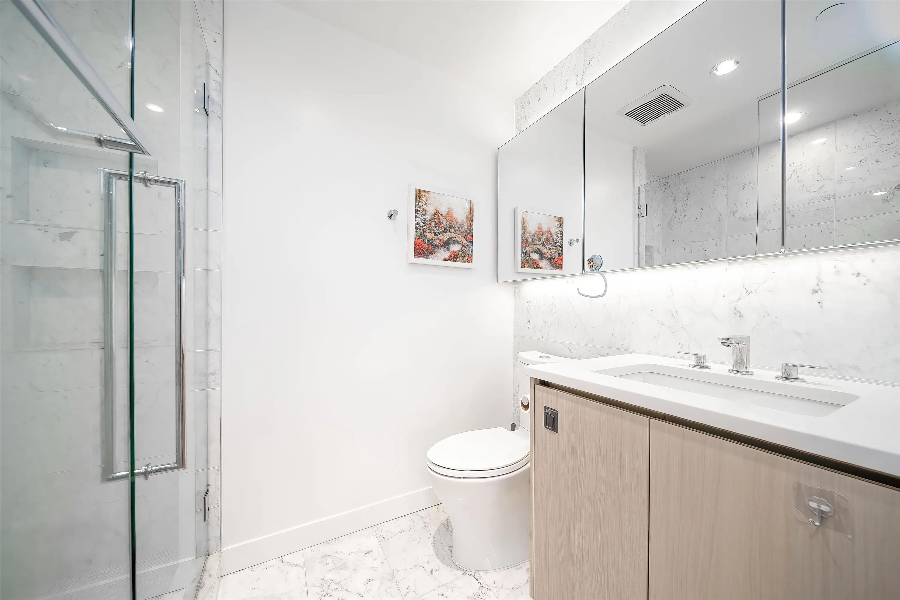 1309 4720 Lougheed Highway