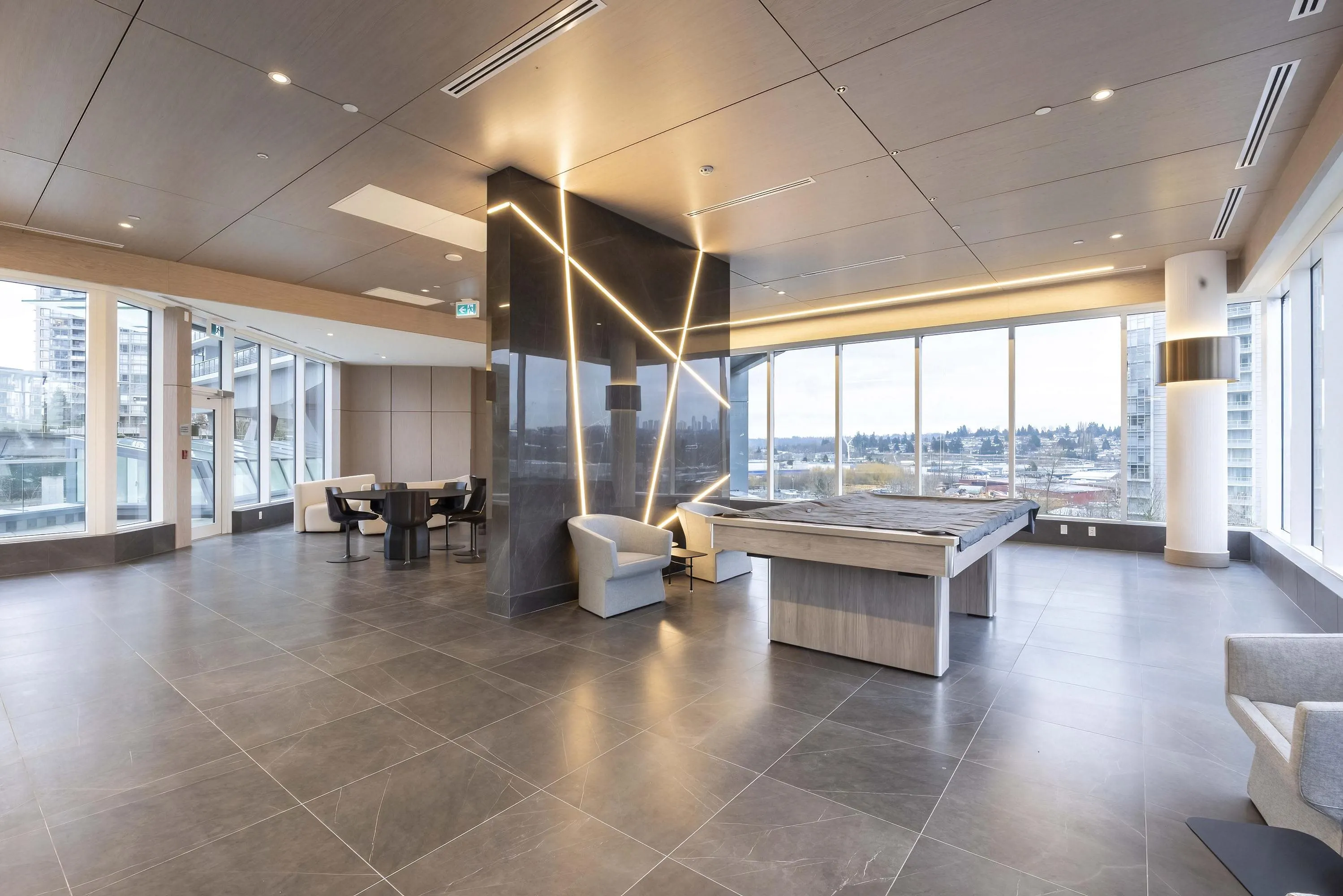 1309 4720 Lougheed Highway