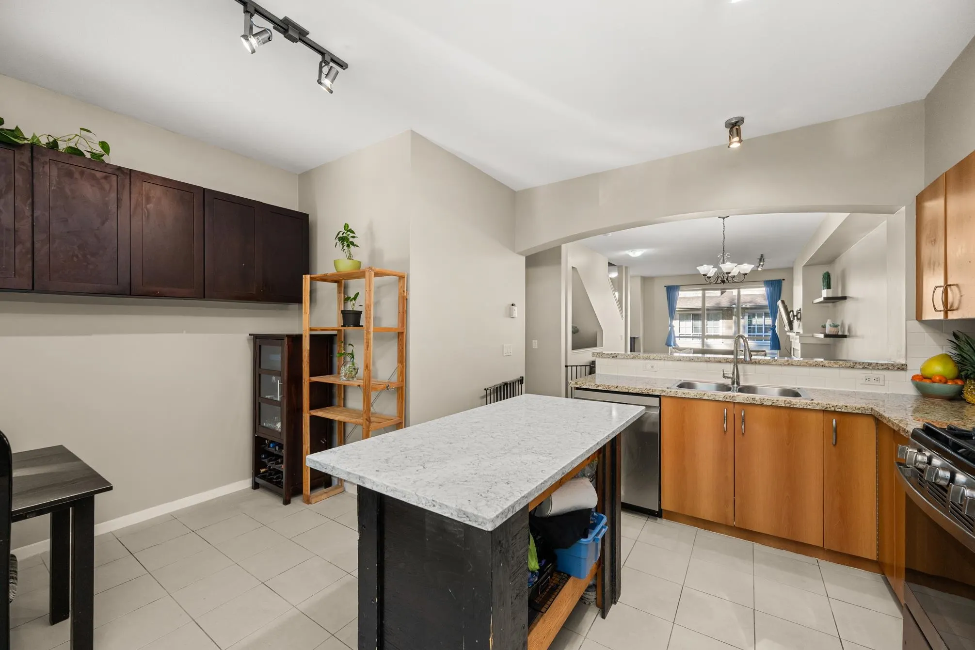 172 9133 Government Street