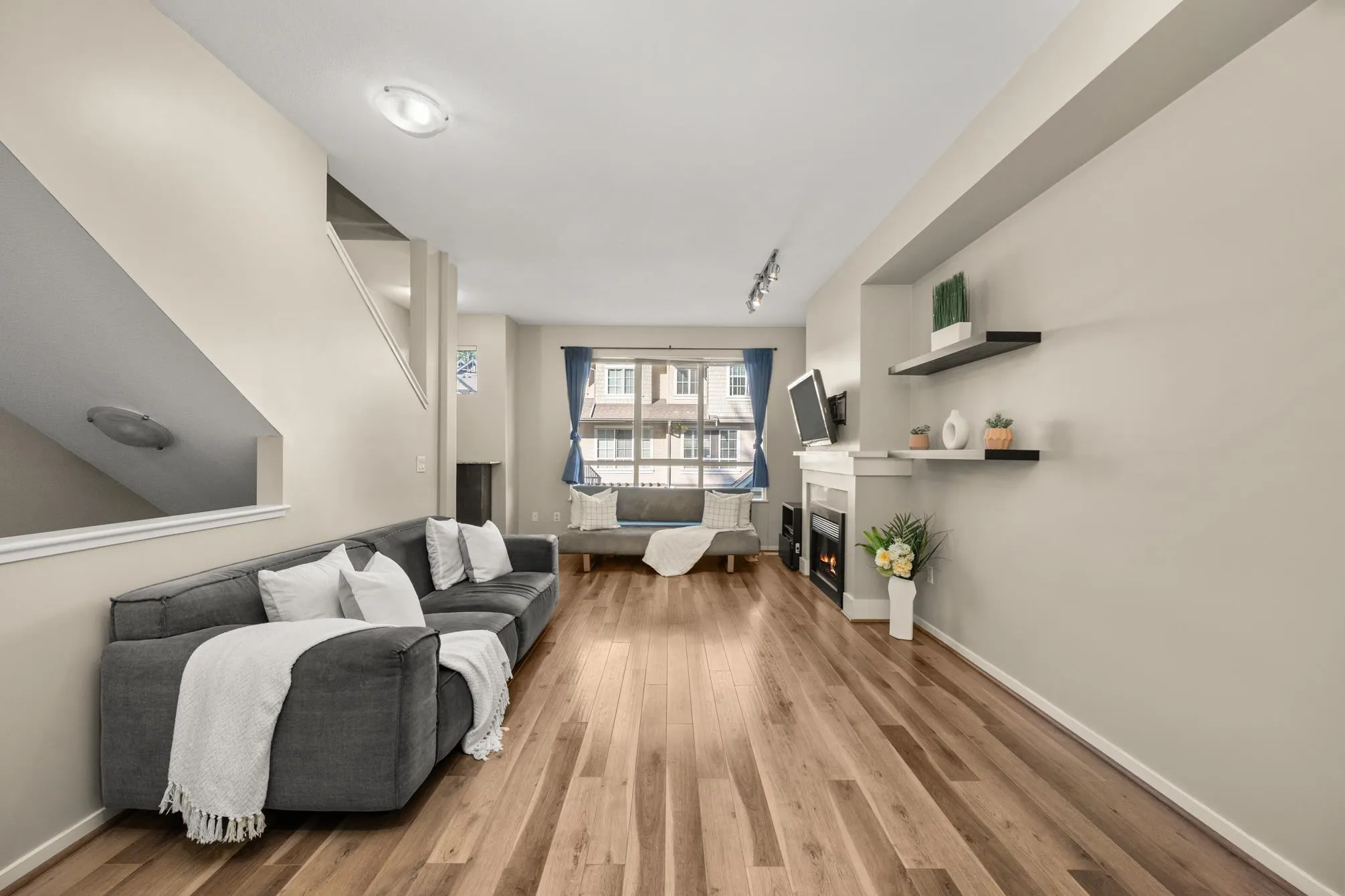 172 9133 Government Street