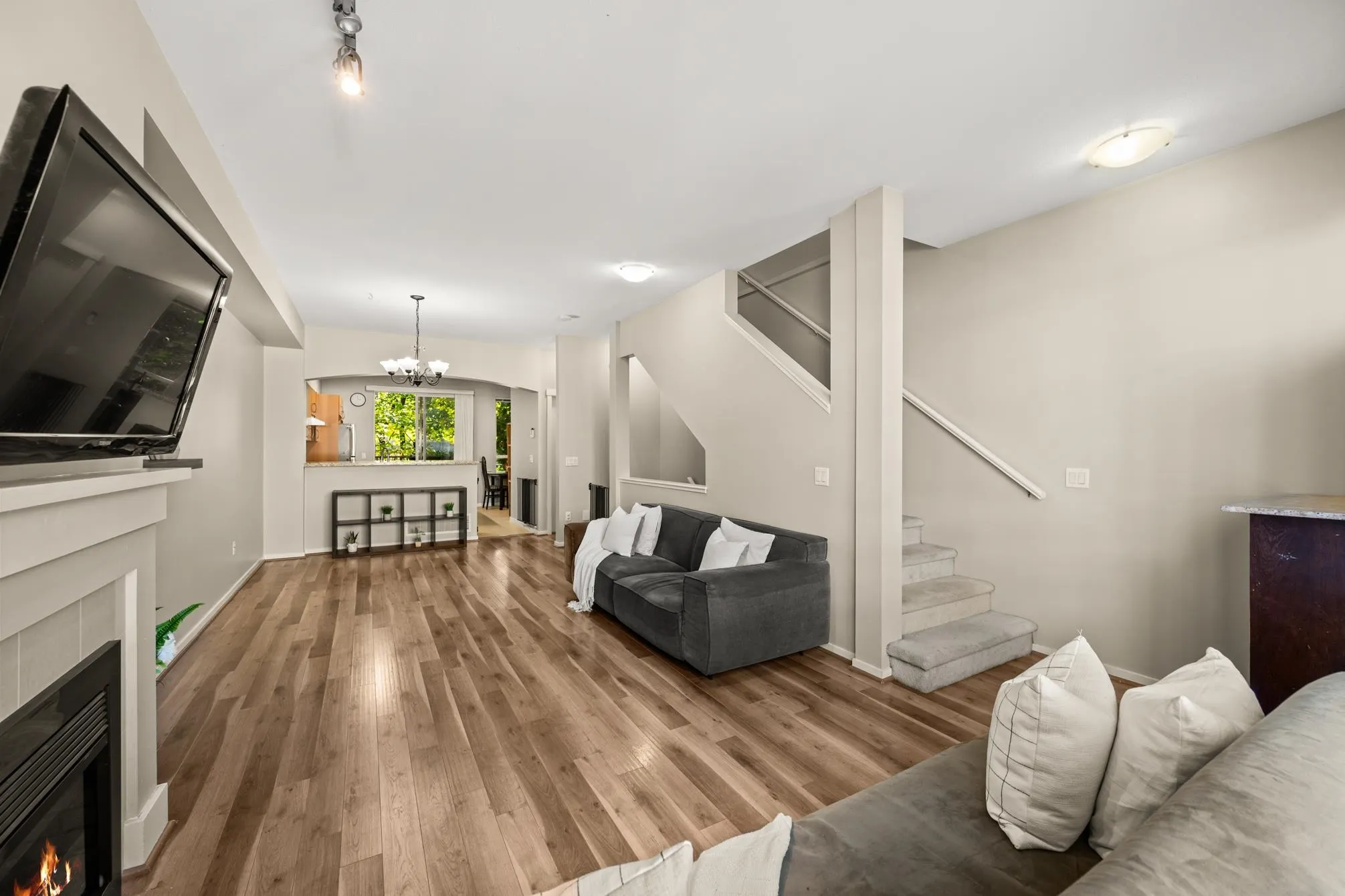 172 9133 Government Street