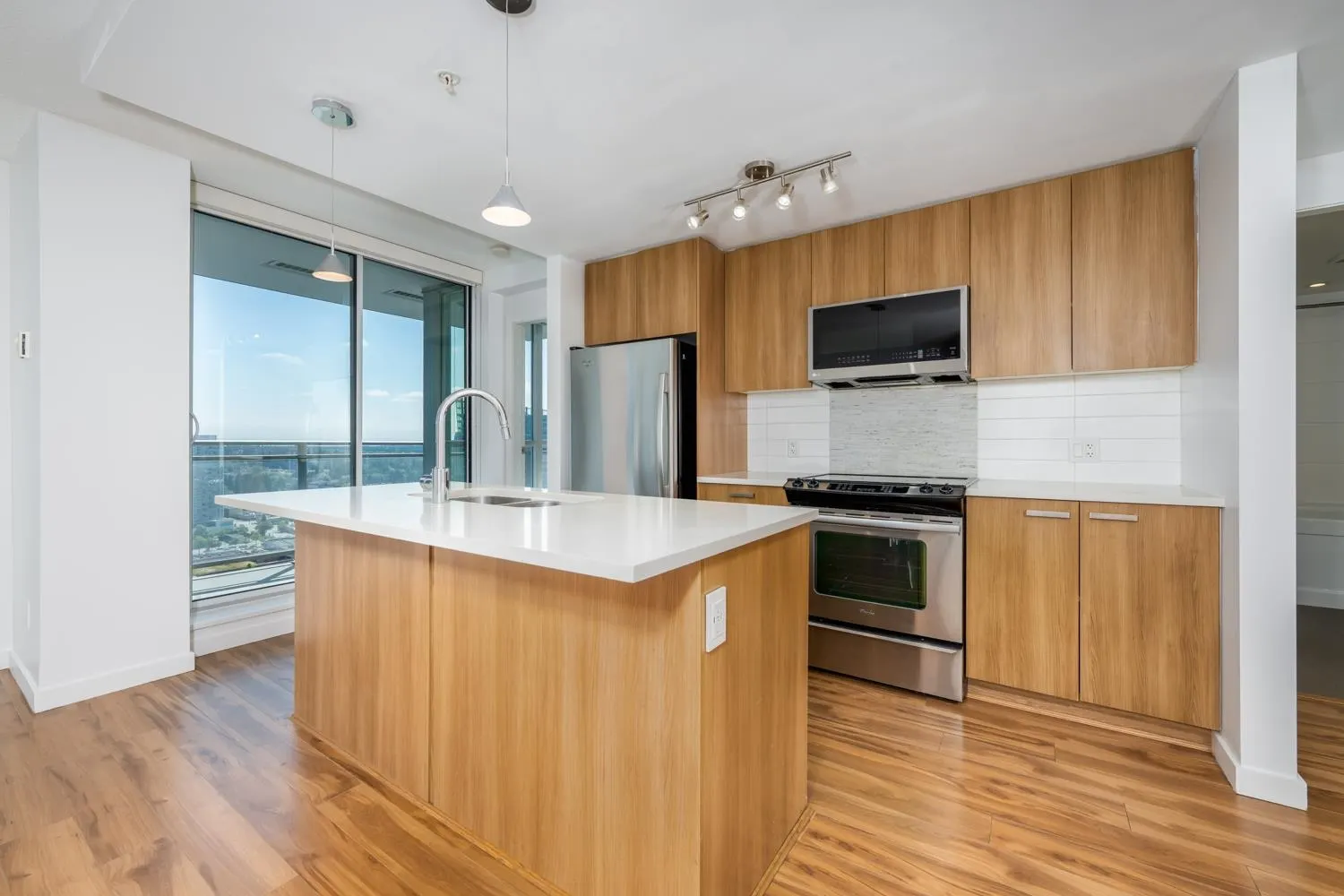 3305 13325 102a Avenue