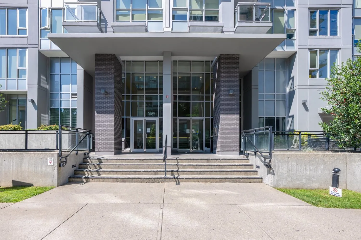 3305 13325 102a Avenue