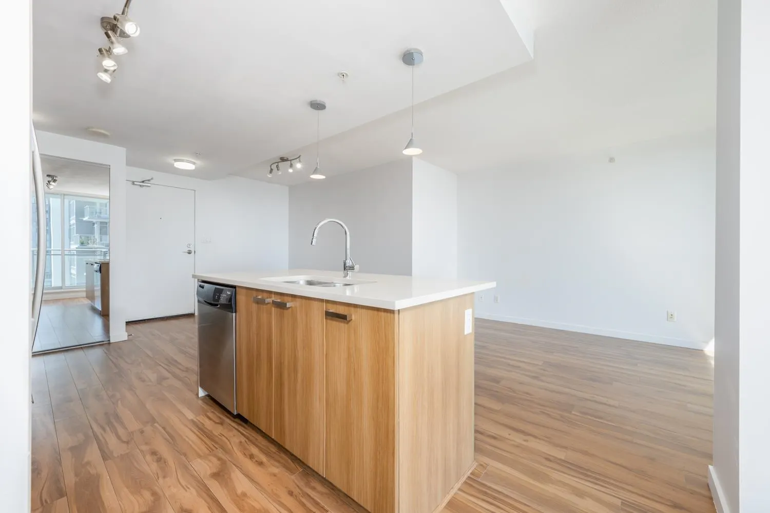 3305 13325 102a Avenue