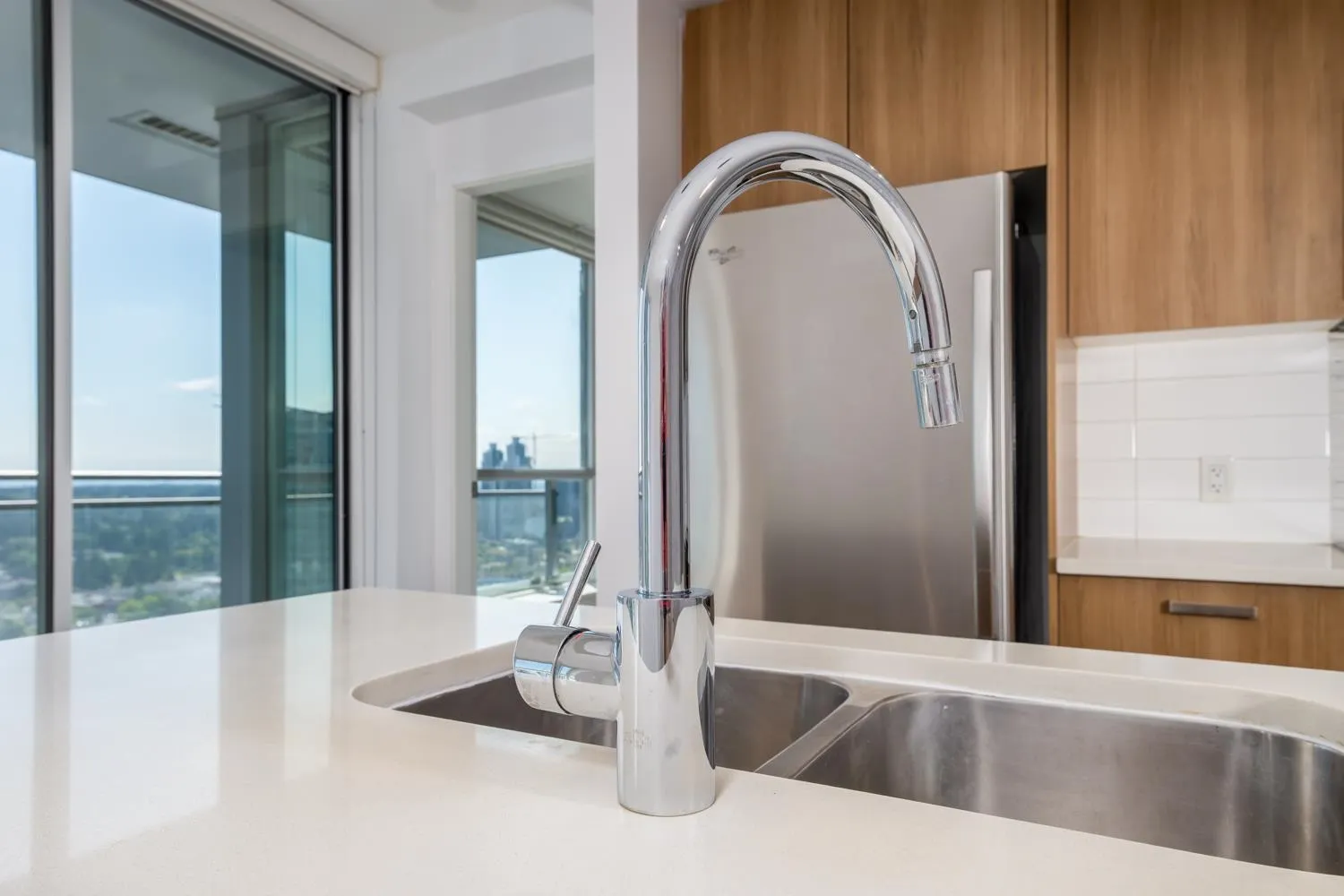 3305 13325 102a Avenue