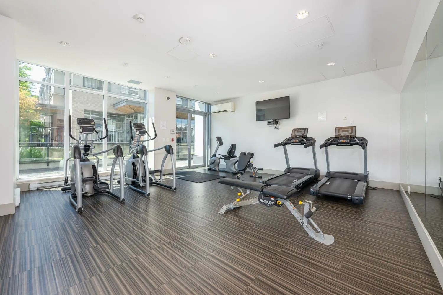 3305 13325 102a Avenue