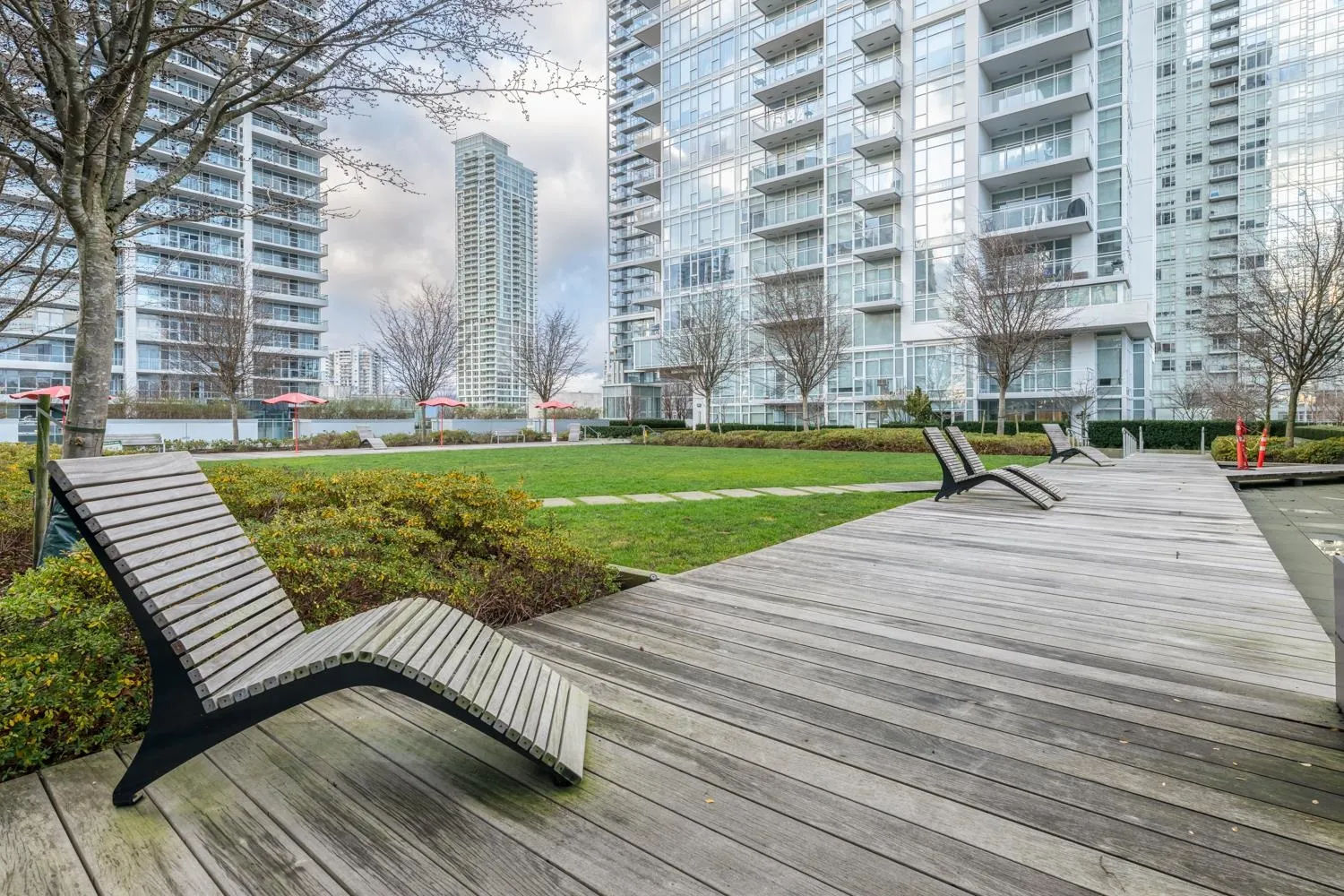 2308 6098 Station Street