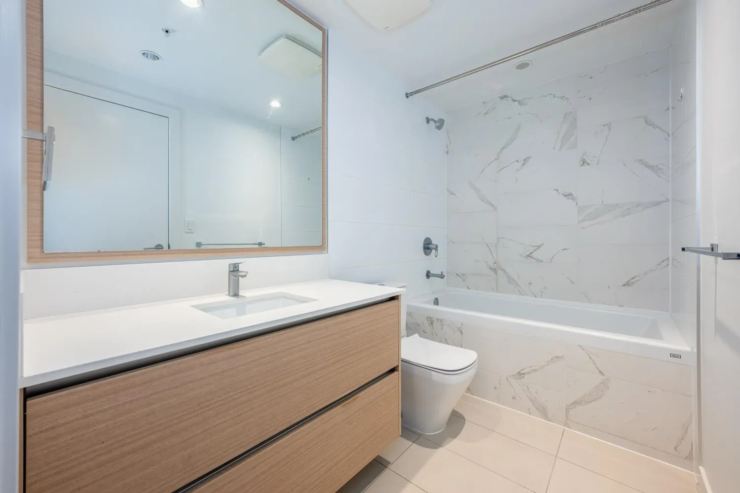 2308 6098 Station Street