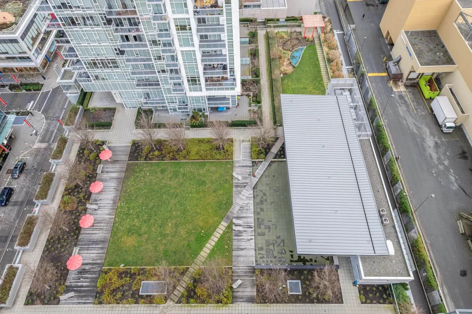 2308 6098 Station Street