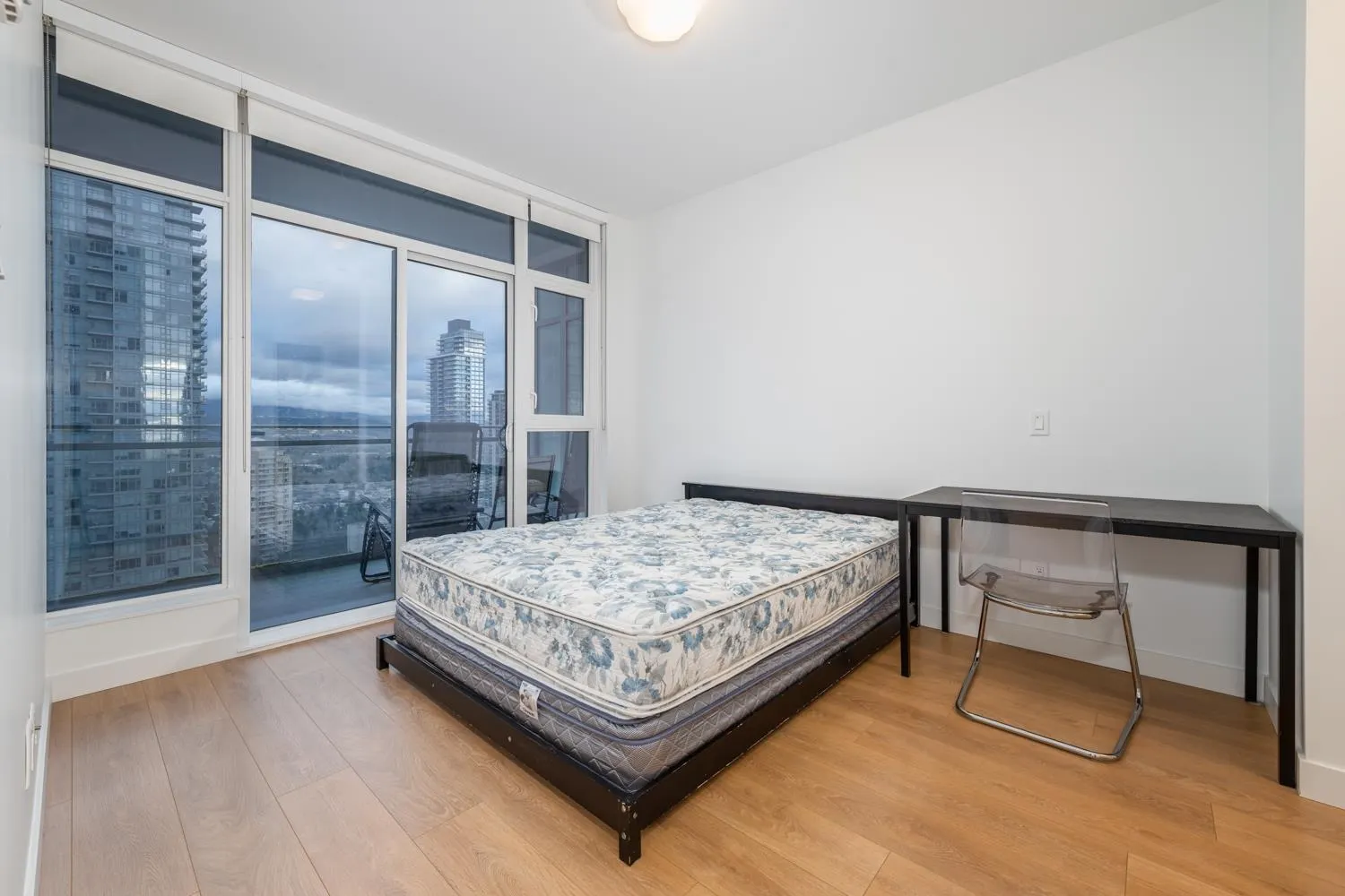 2308 6098 Station Street