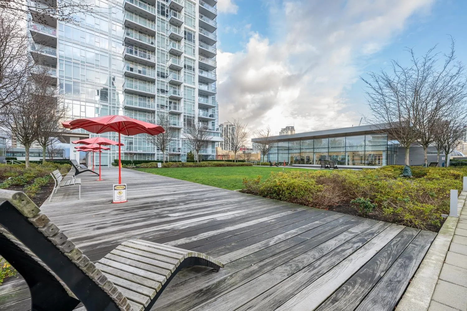 2308 6098 Station Street