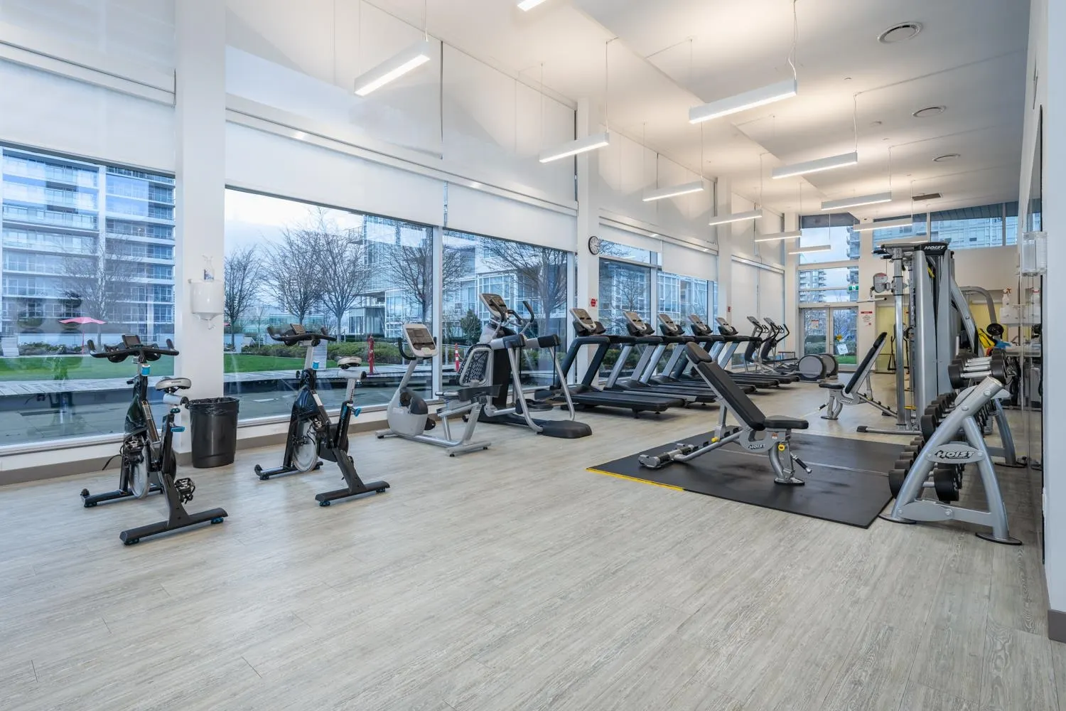 2308 6098 Station Street