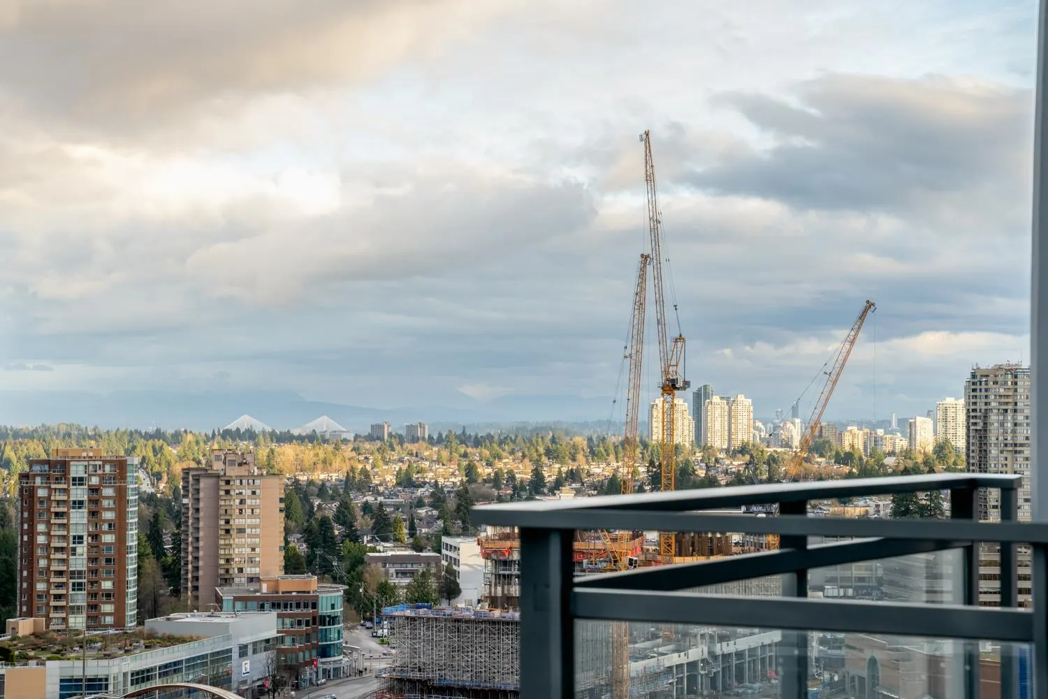 2308 6098 Station Street