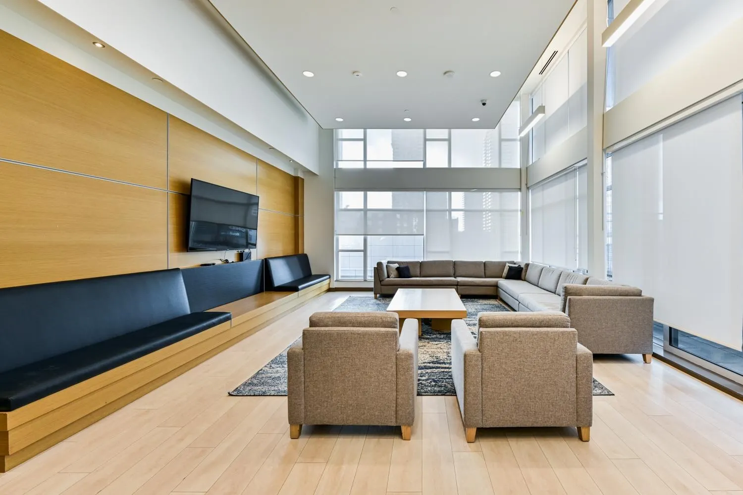 2308 6098 Station Street