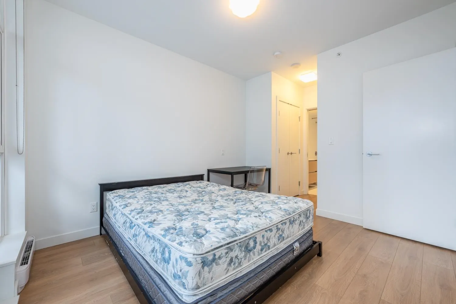 2308 6098 Station Street