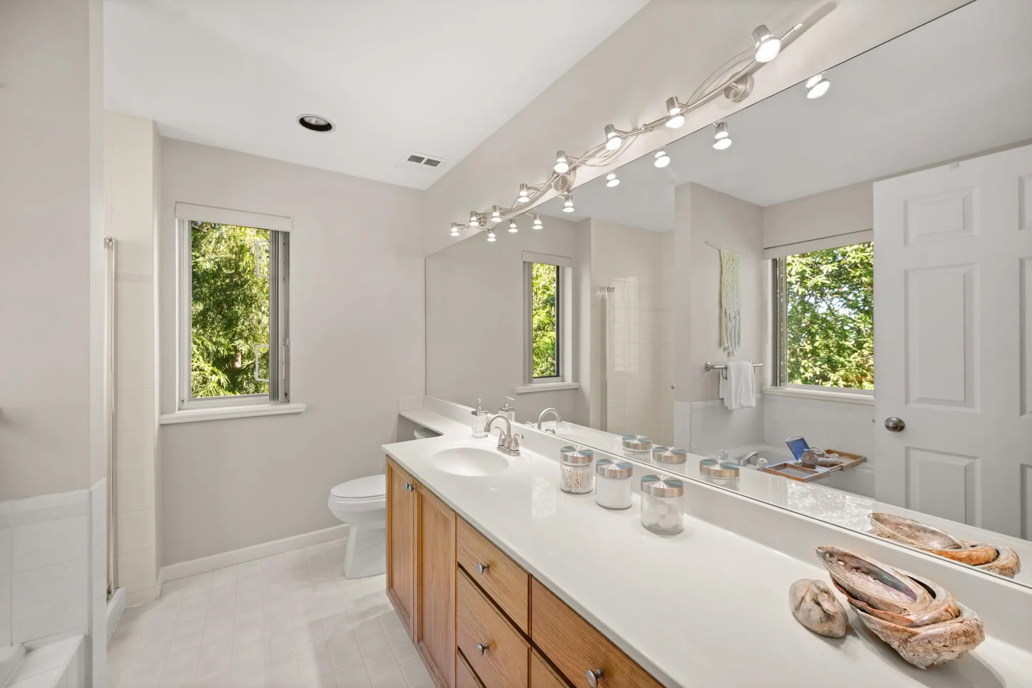 14 72 Jamieson Court