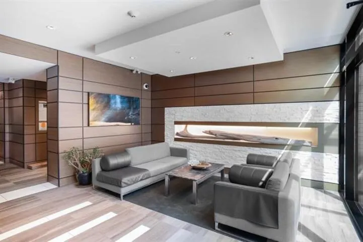 111 3163 Riverwalk Avenue