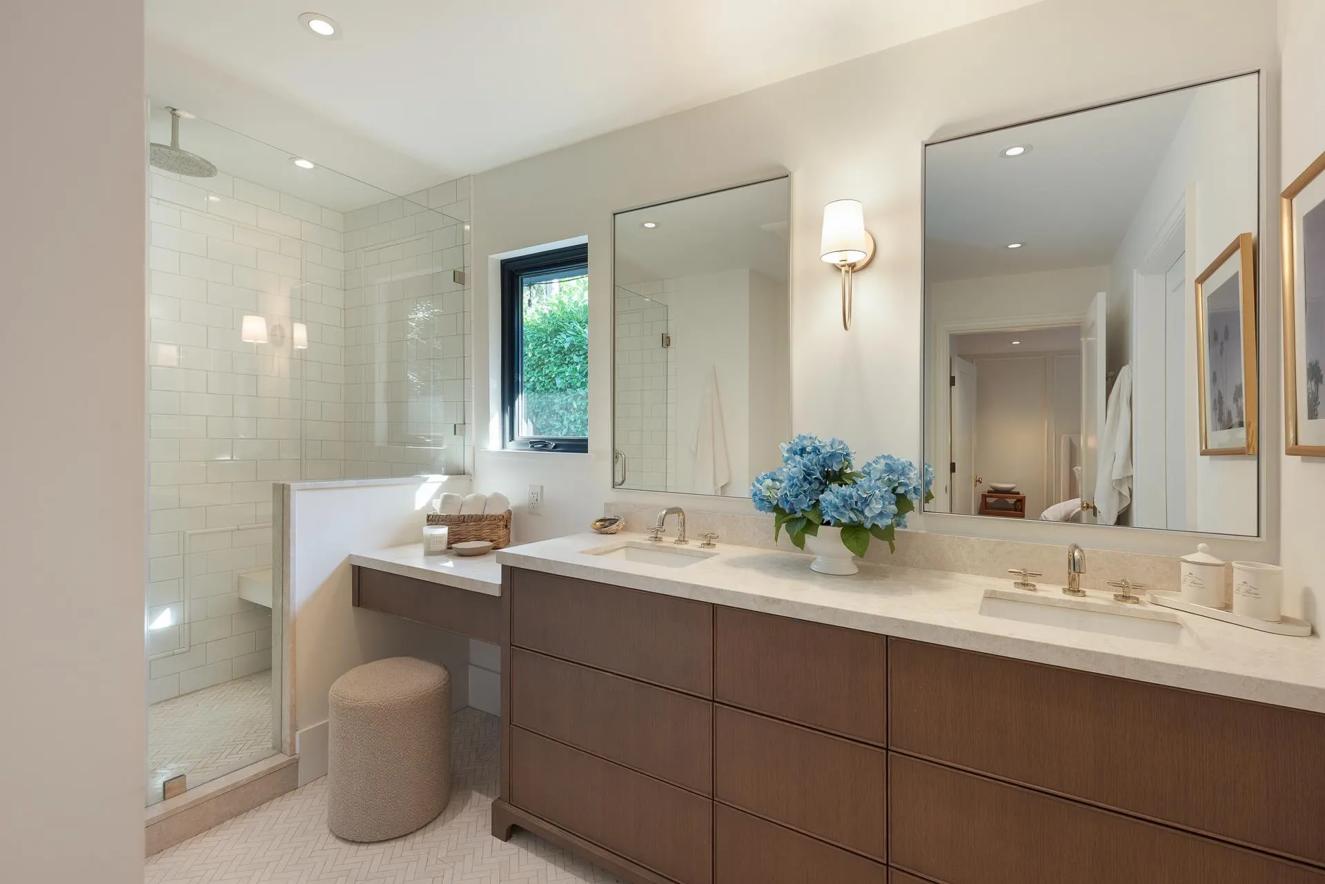 5075 Howe Sound Lane