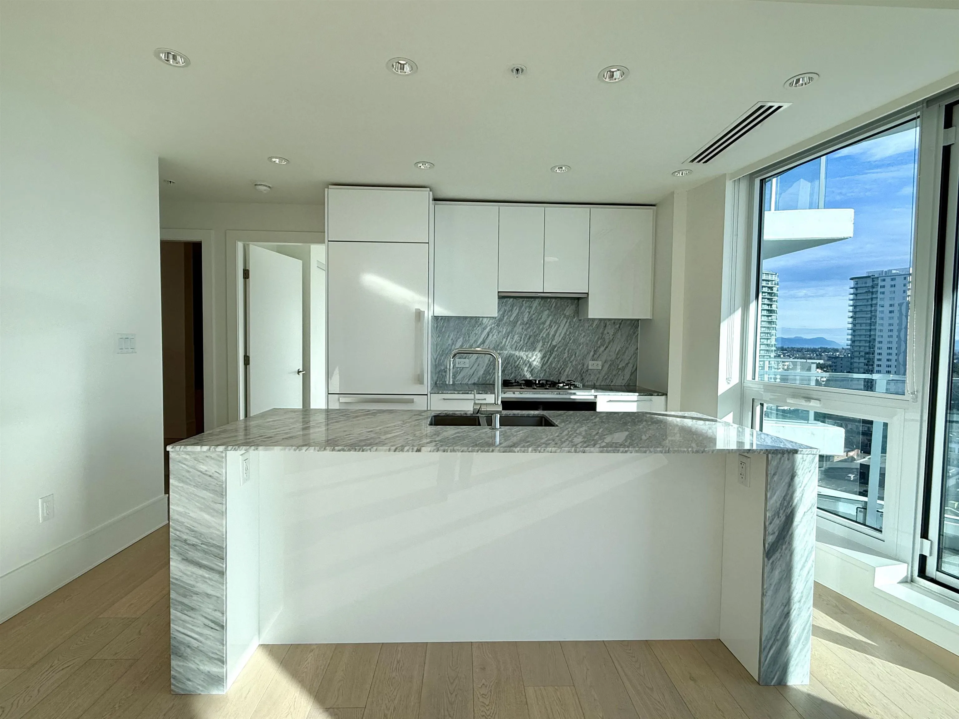 1503 1501 Foster Street