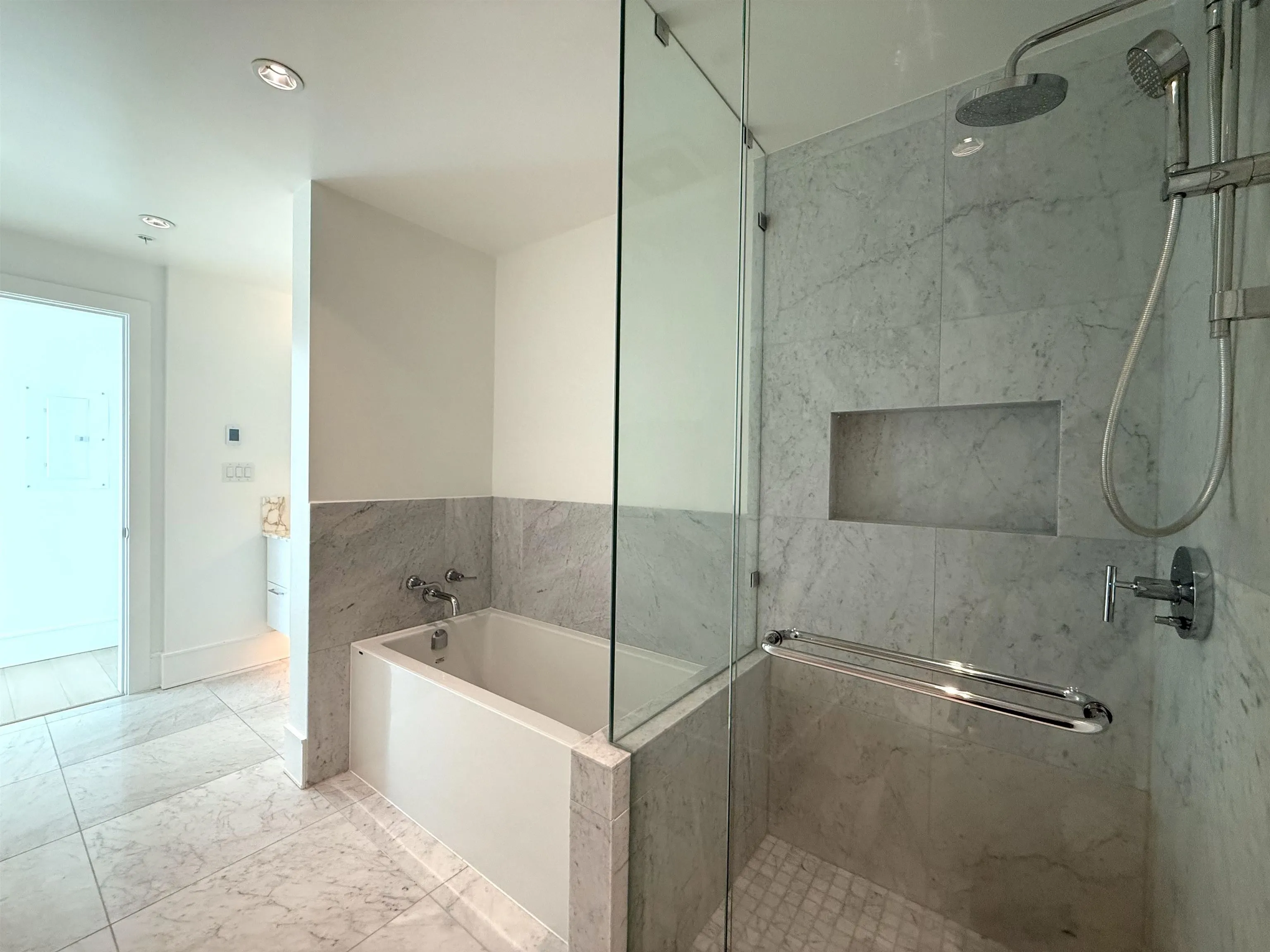 1503 1501 Foster Street