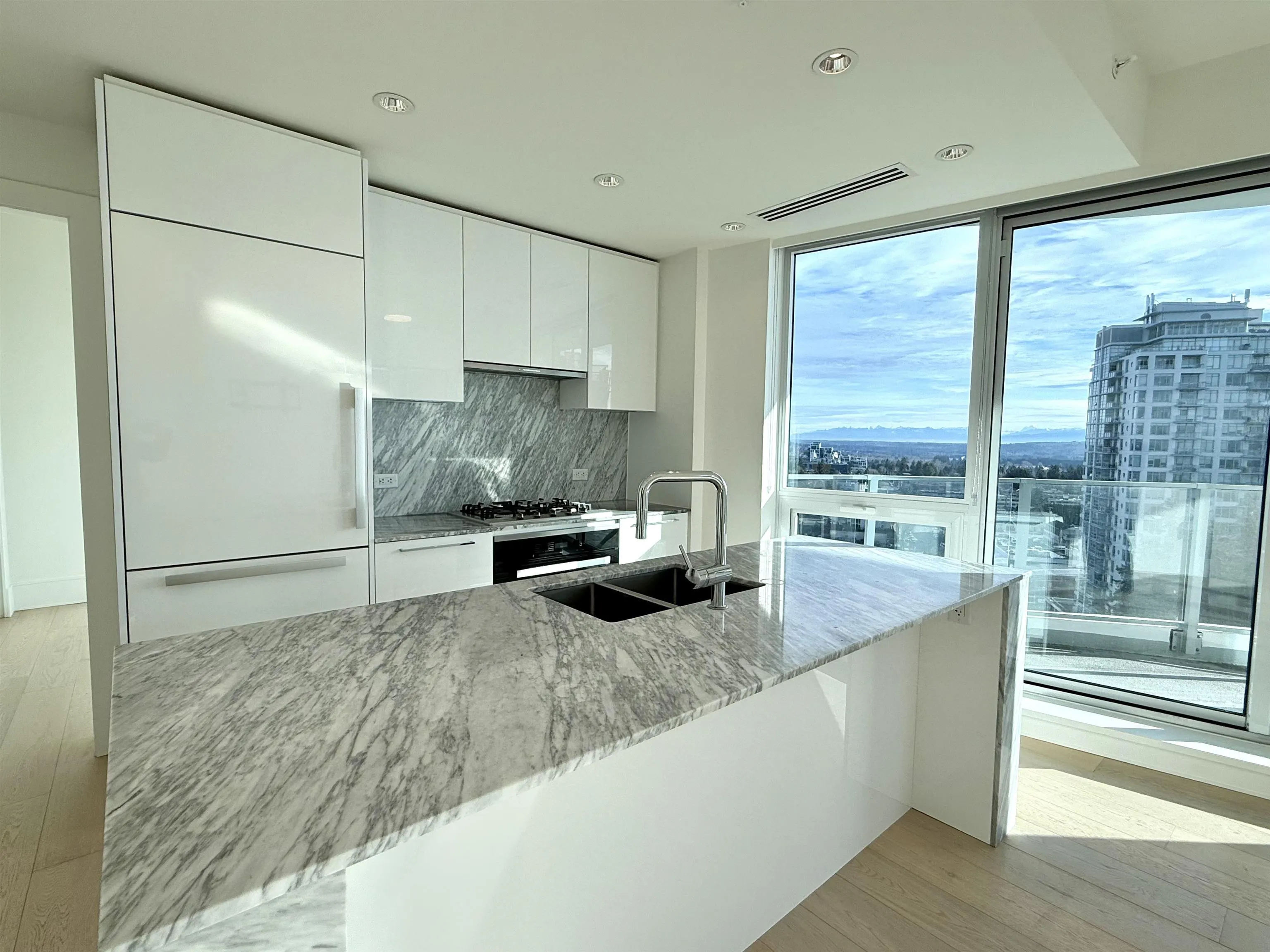 1503 1501 Foster Street