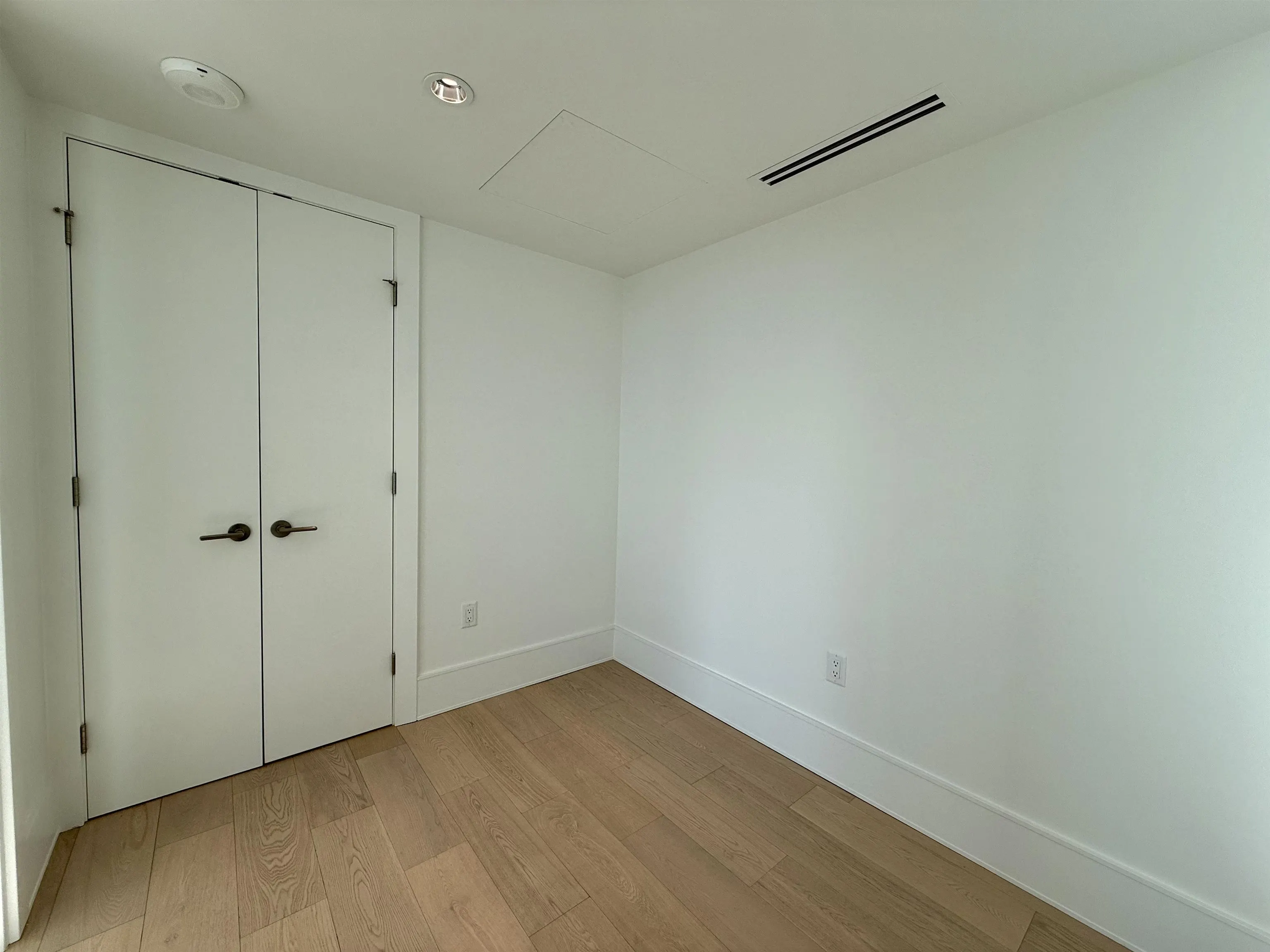 1503 1501 Foster Street