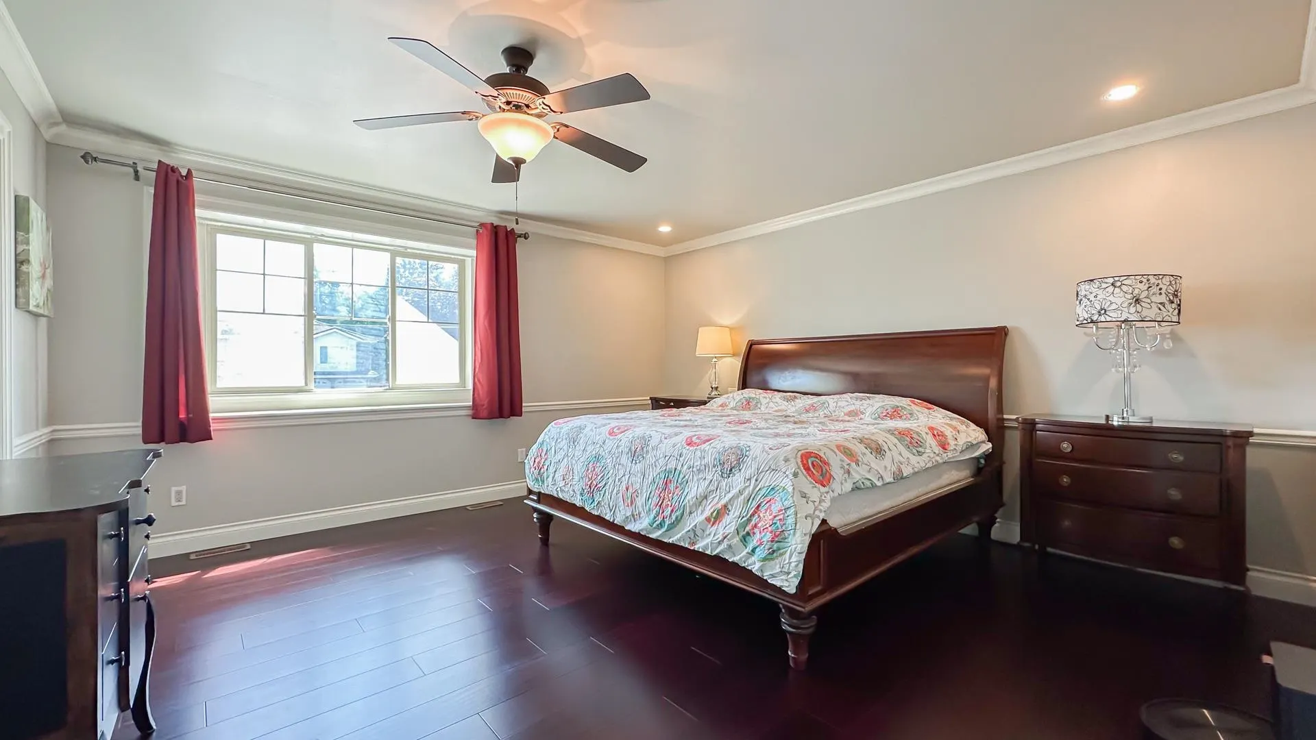 5487 Hardwick Street