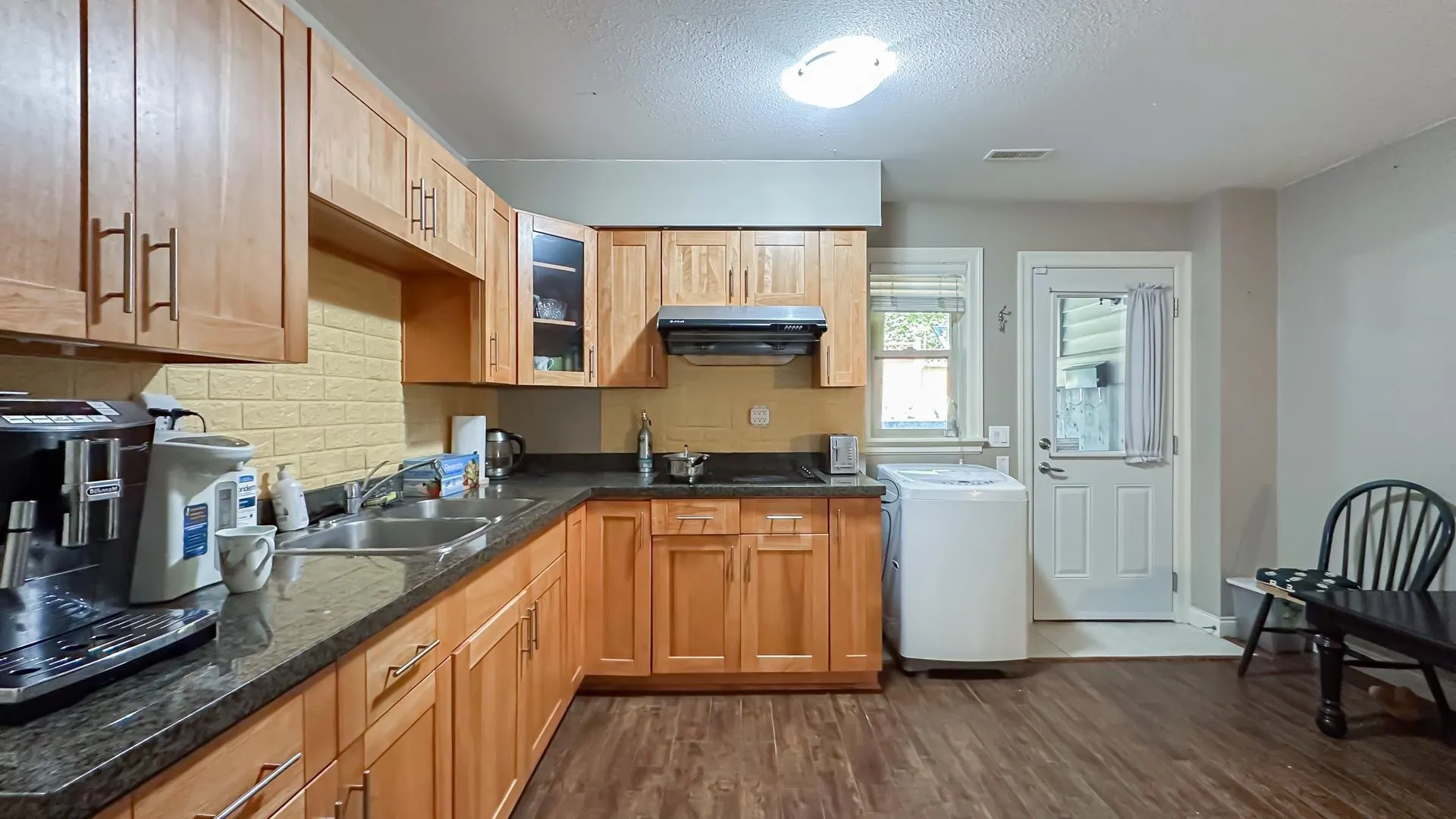 5487 Hardwick Street