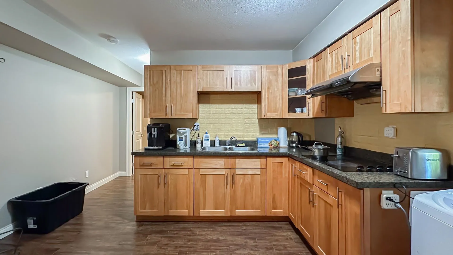 5487 Hardwick Street