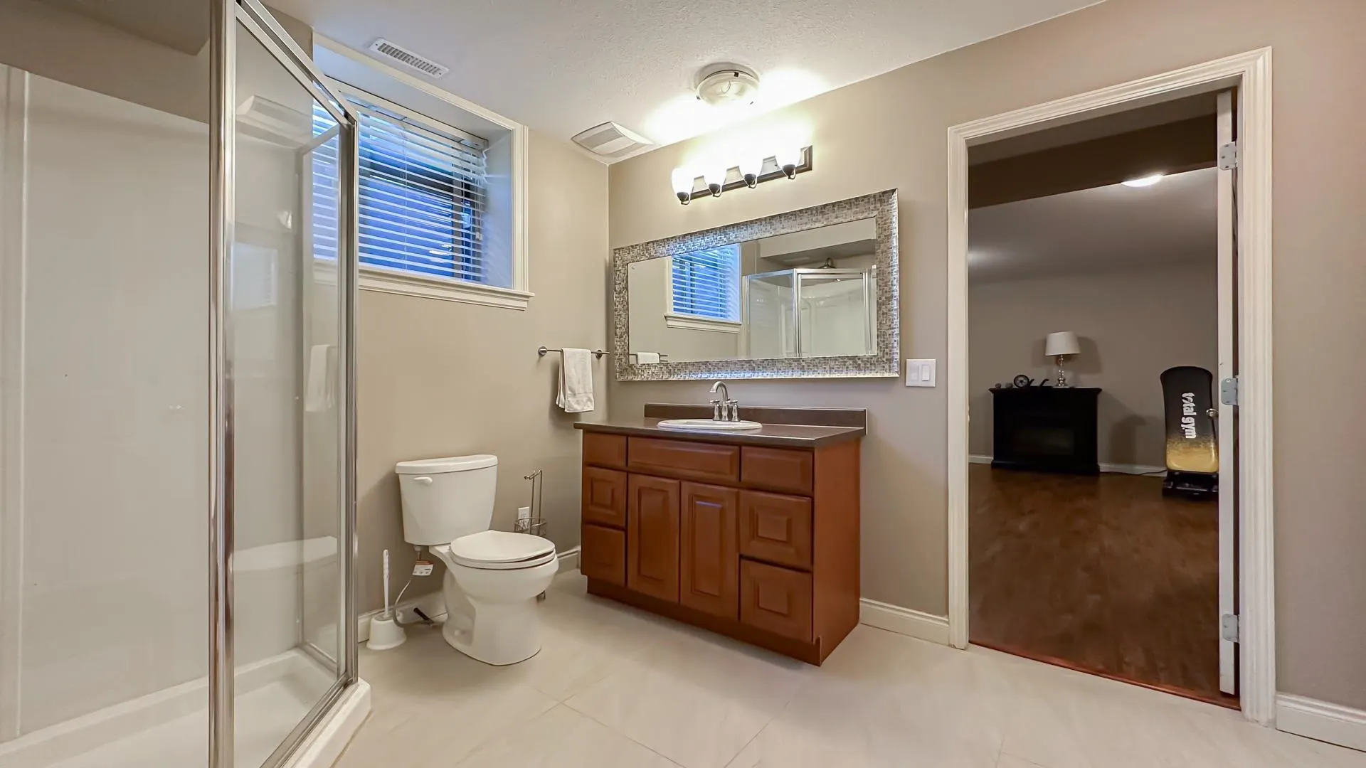 5487 Hardwick Street