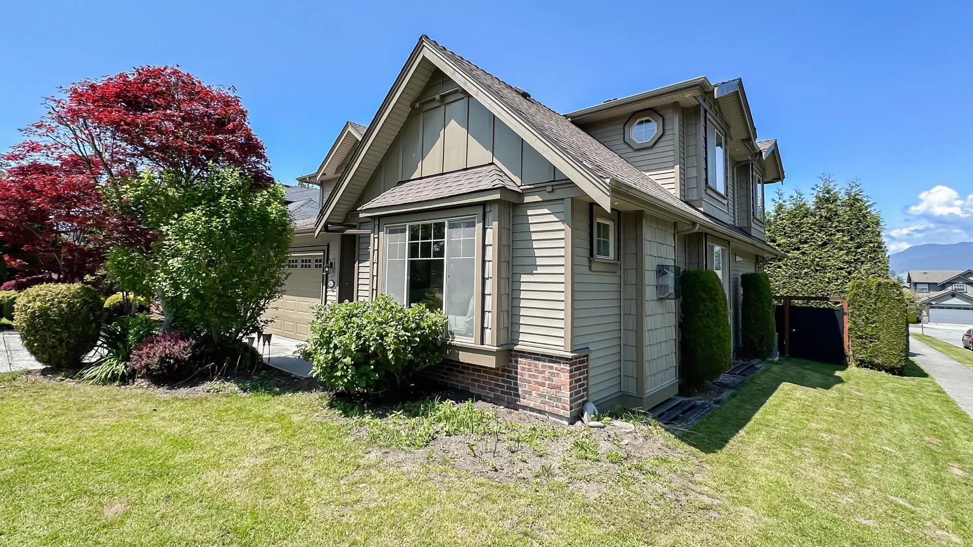 5487 Hardwick Street