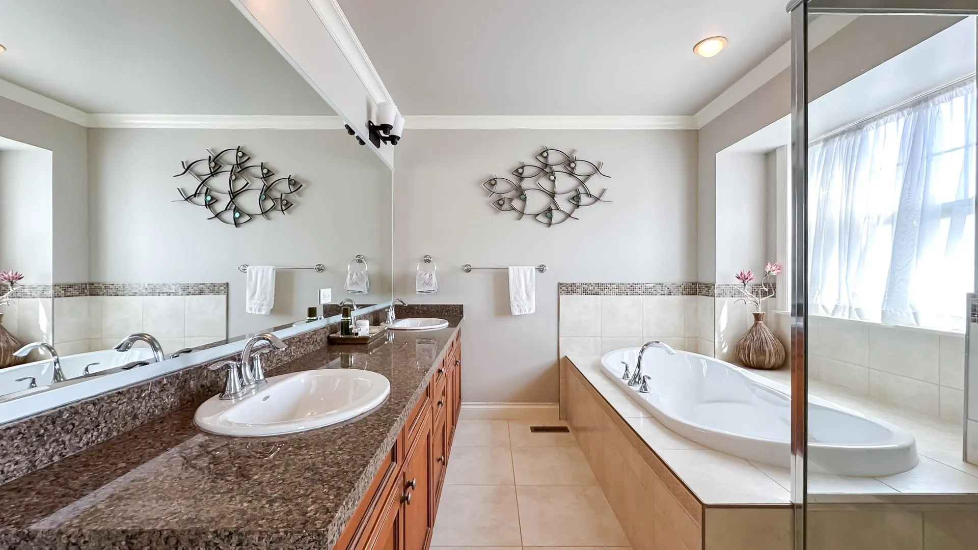 5487 Hardwick Street