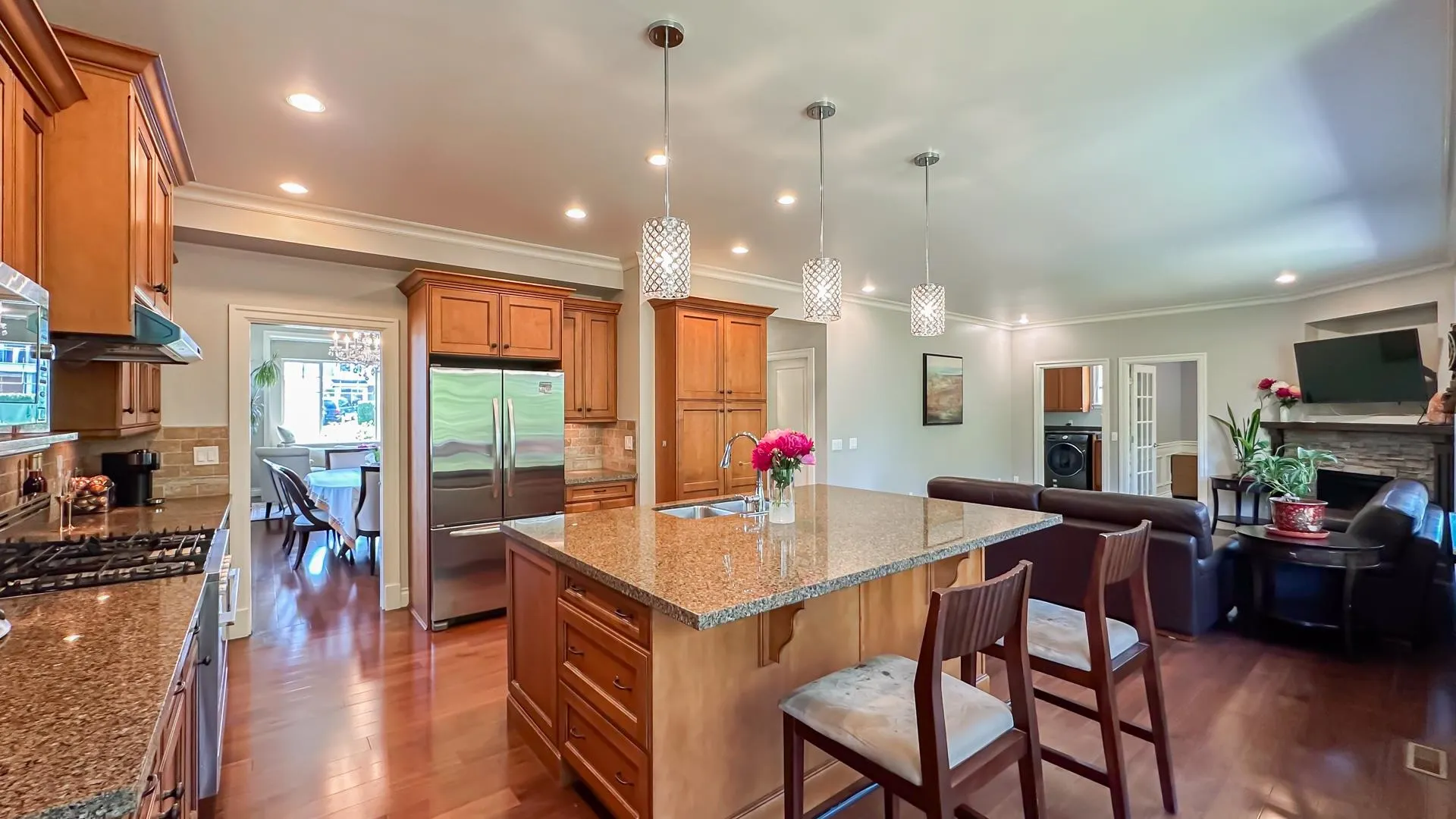 5487 Hardwick Street