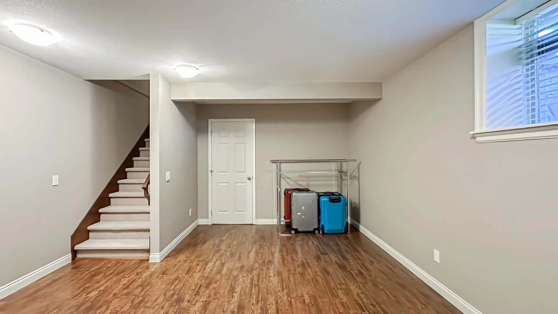 5487 Hardwick Street