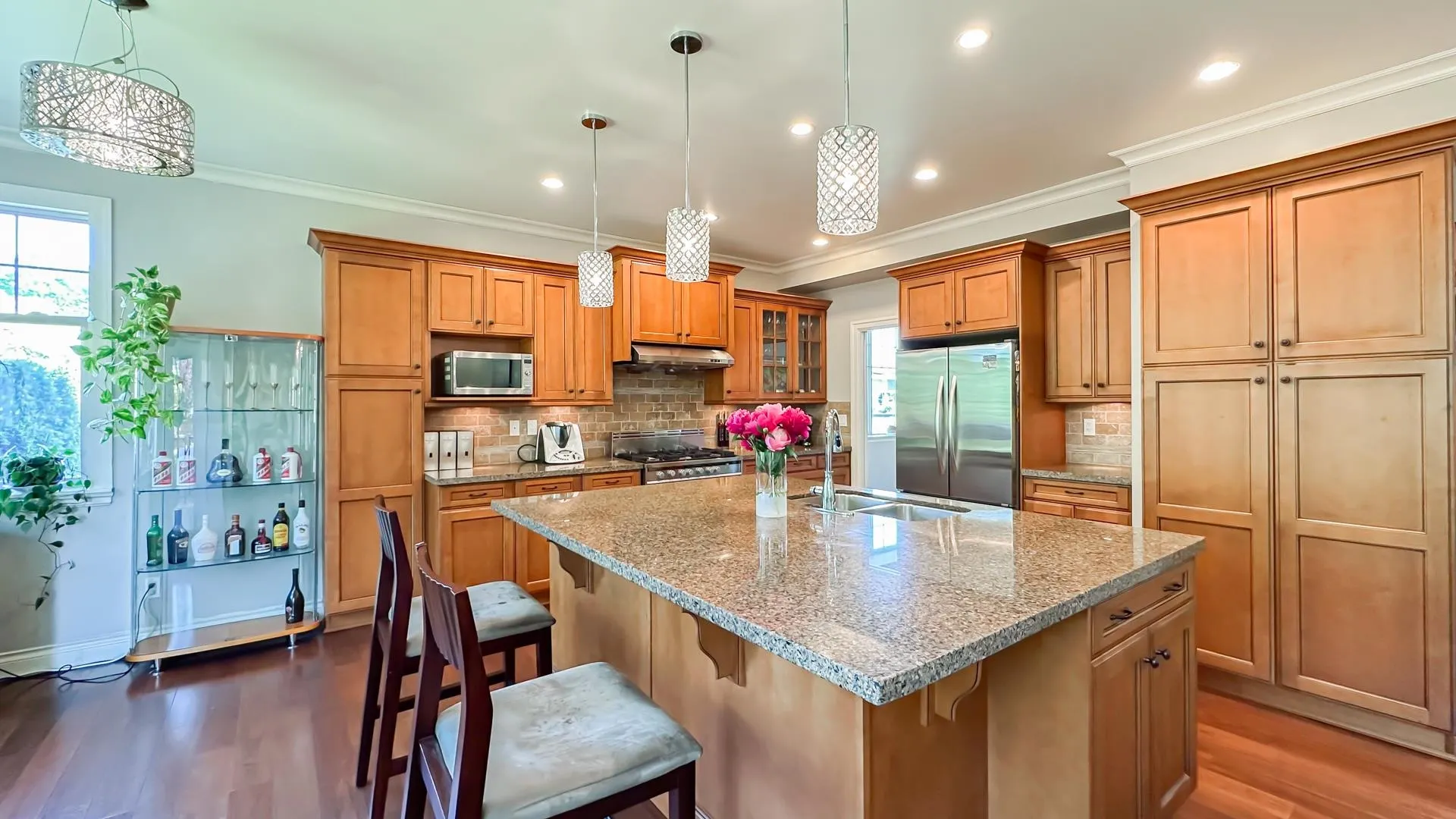 5487 Hardwick Street