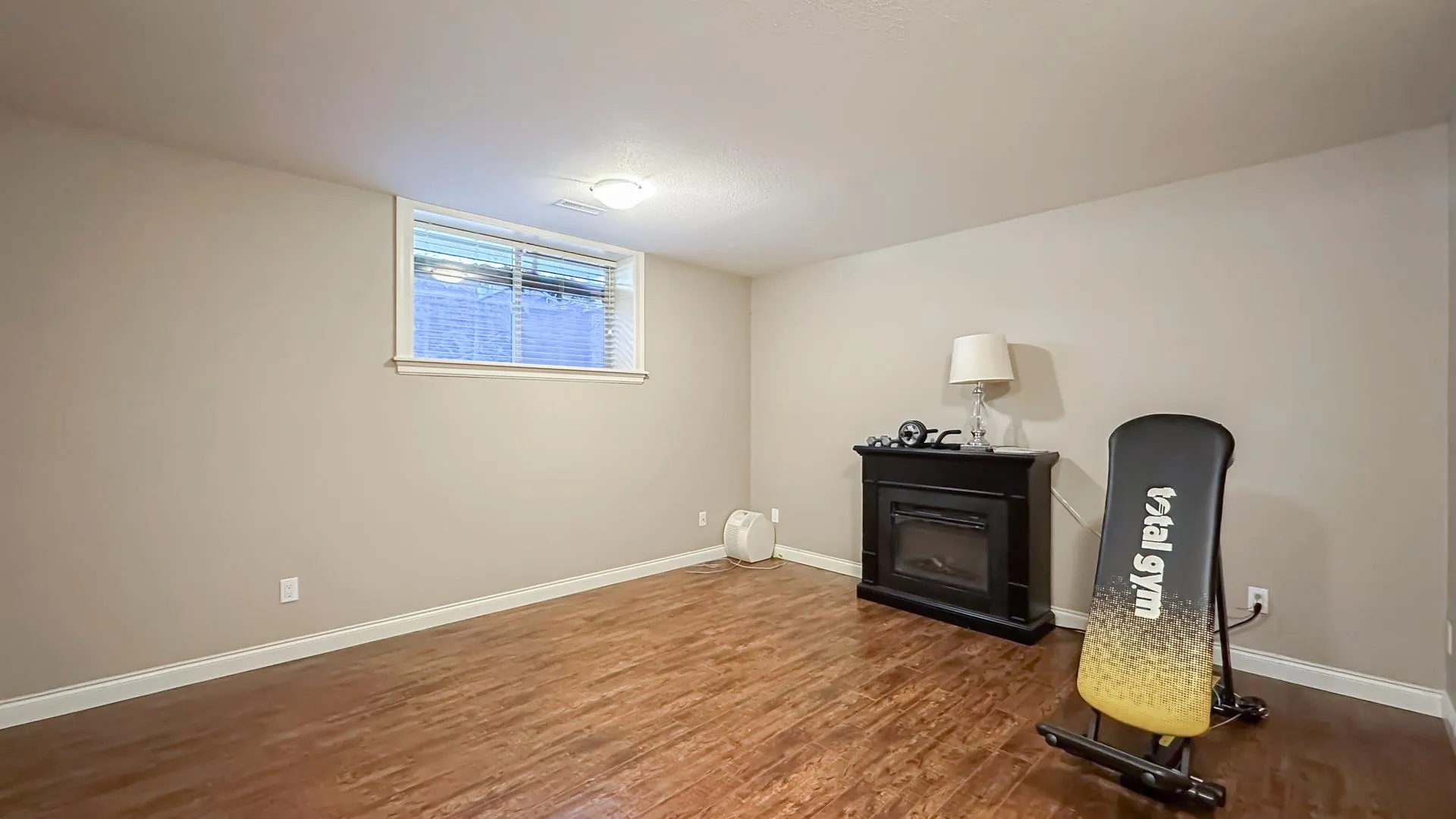 5487 Hardwick Street