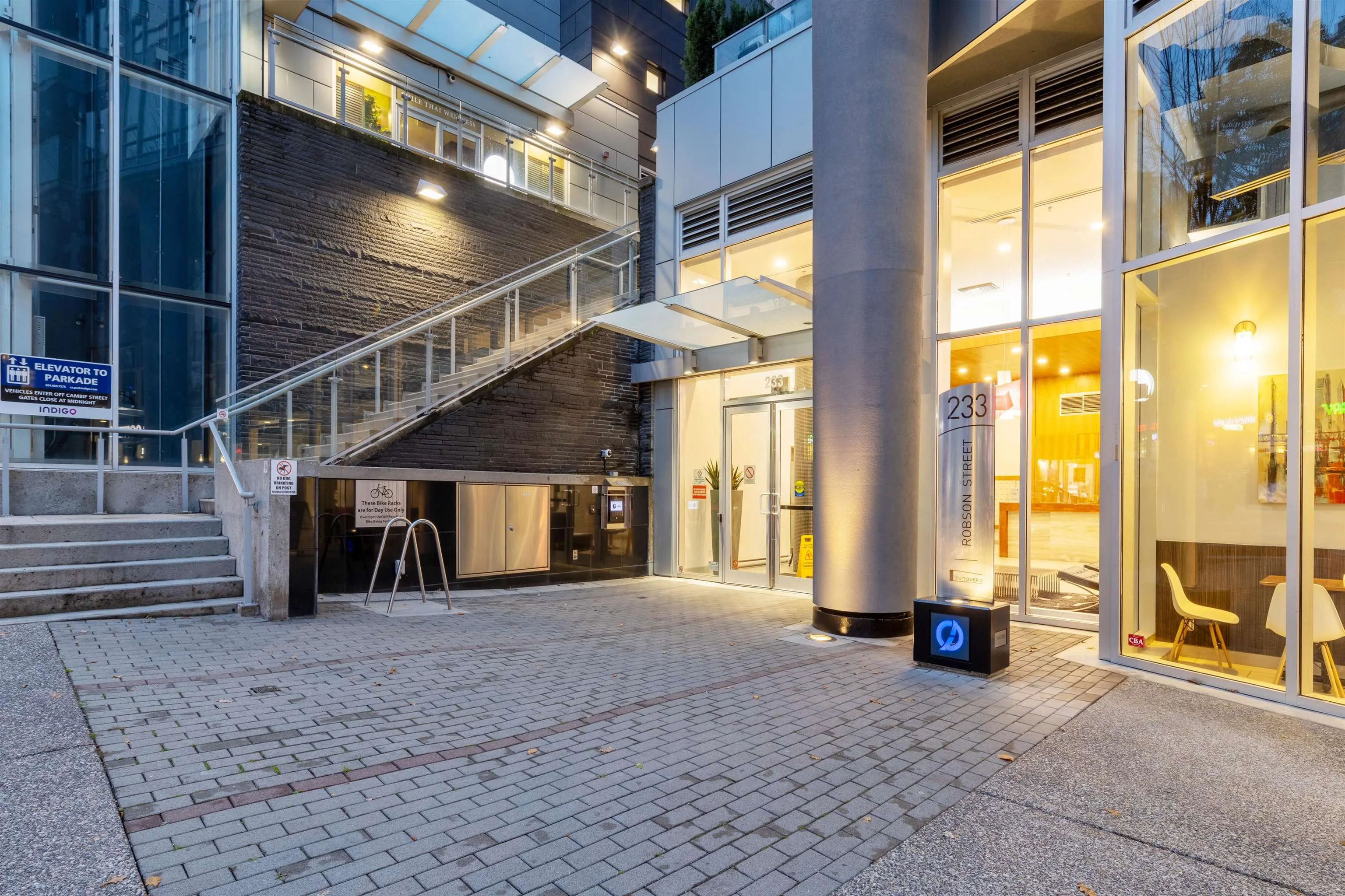 1606 233 Robson Street