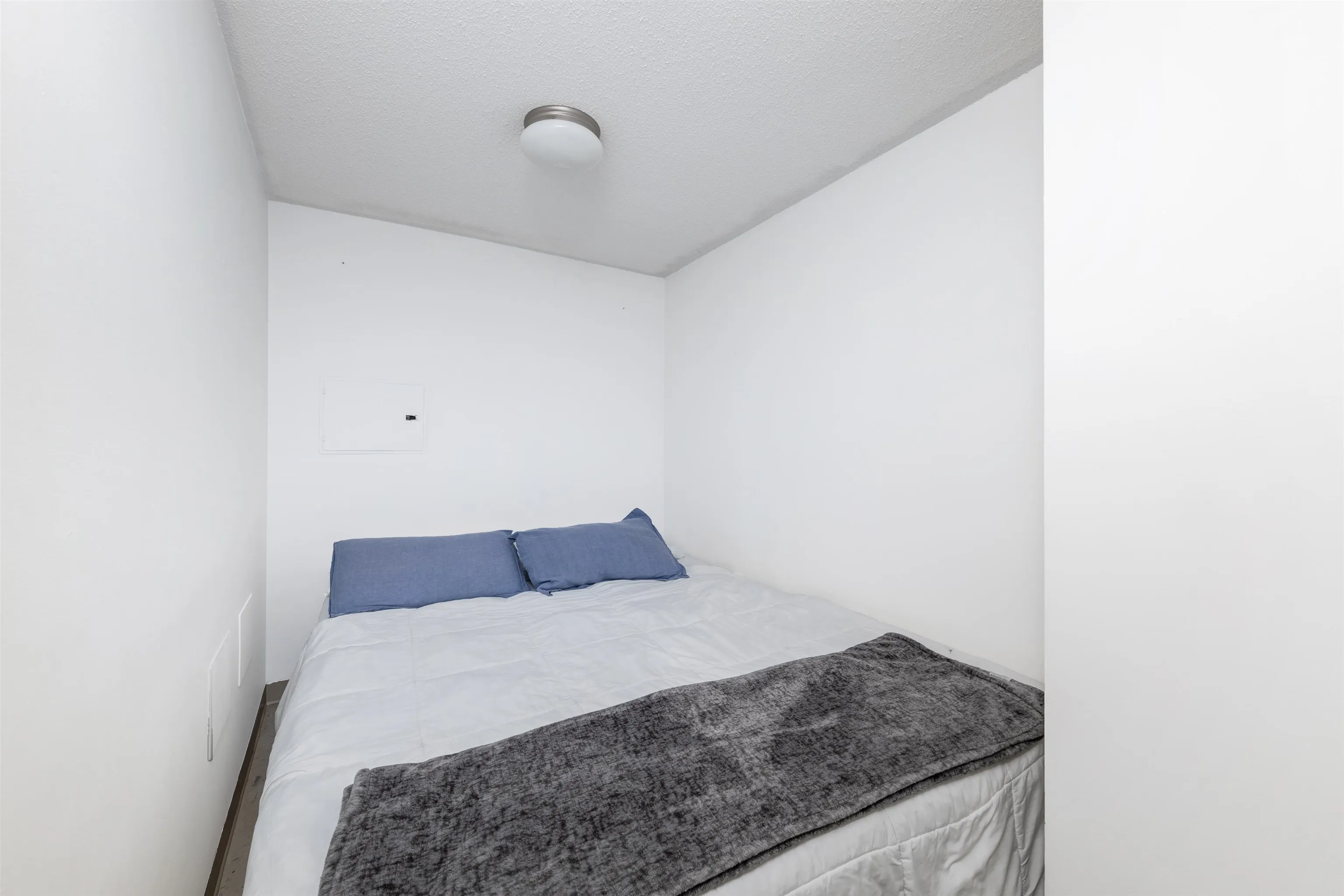 1606 233 Robson Street