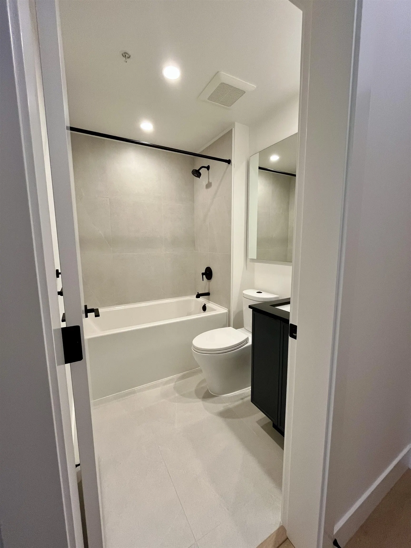 504 3075 Murray Street