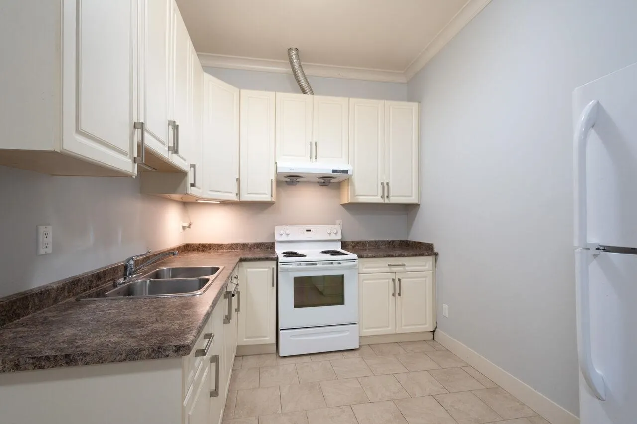 Lower 17551 Abbey Drive