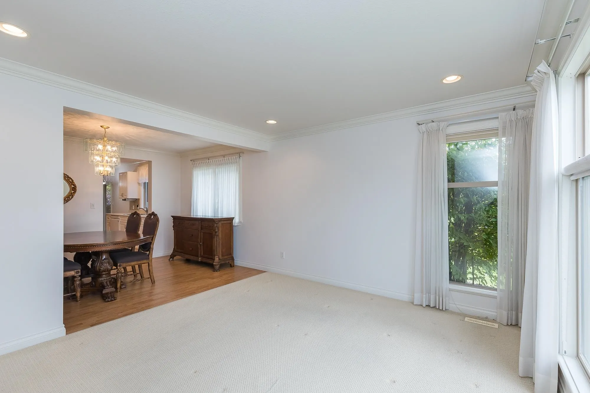 86 46000 Thomas Road