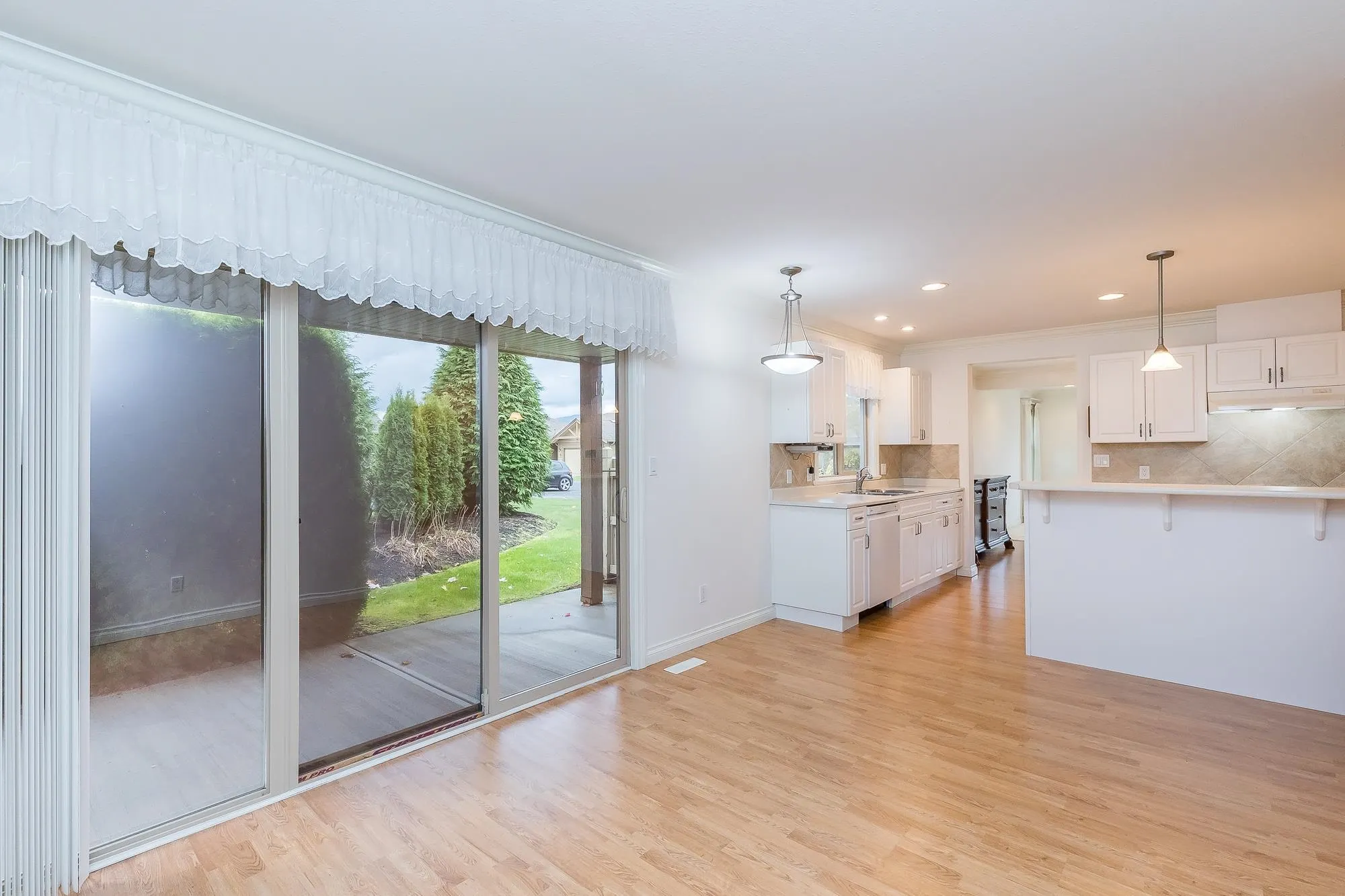 86 46000 Thomas Road