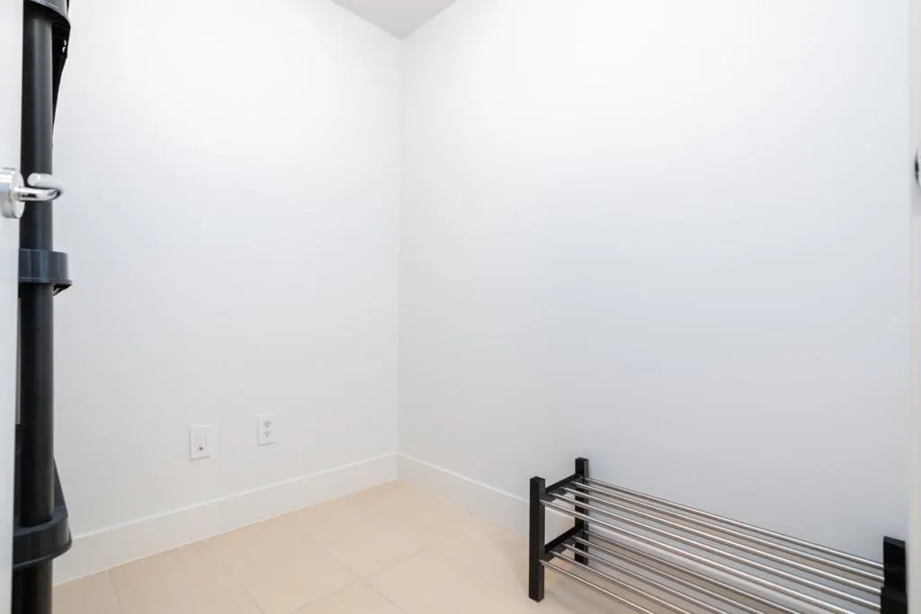 2602 565 Smithe Street