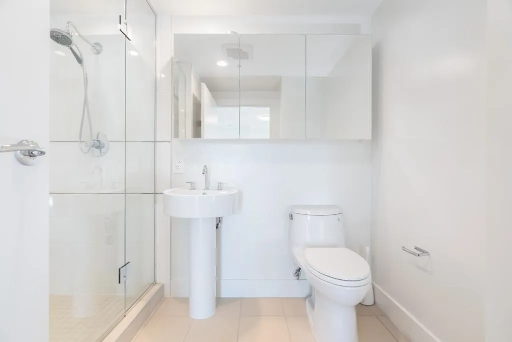 2602 565 Smithe Street