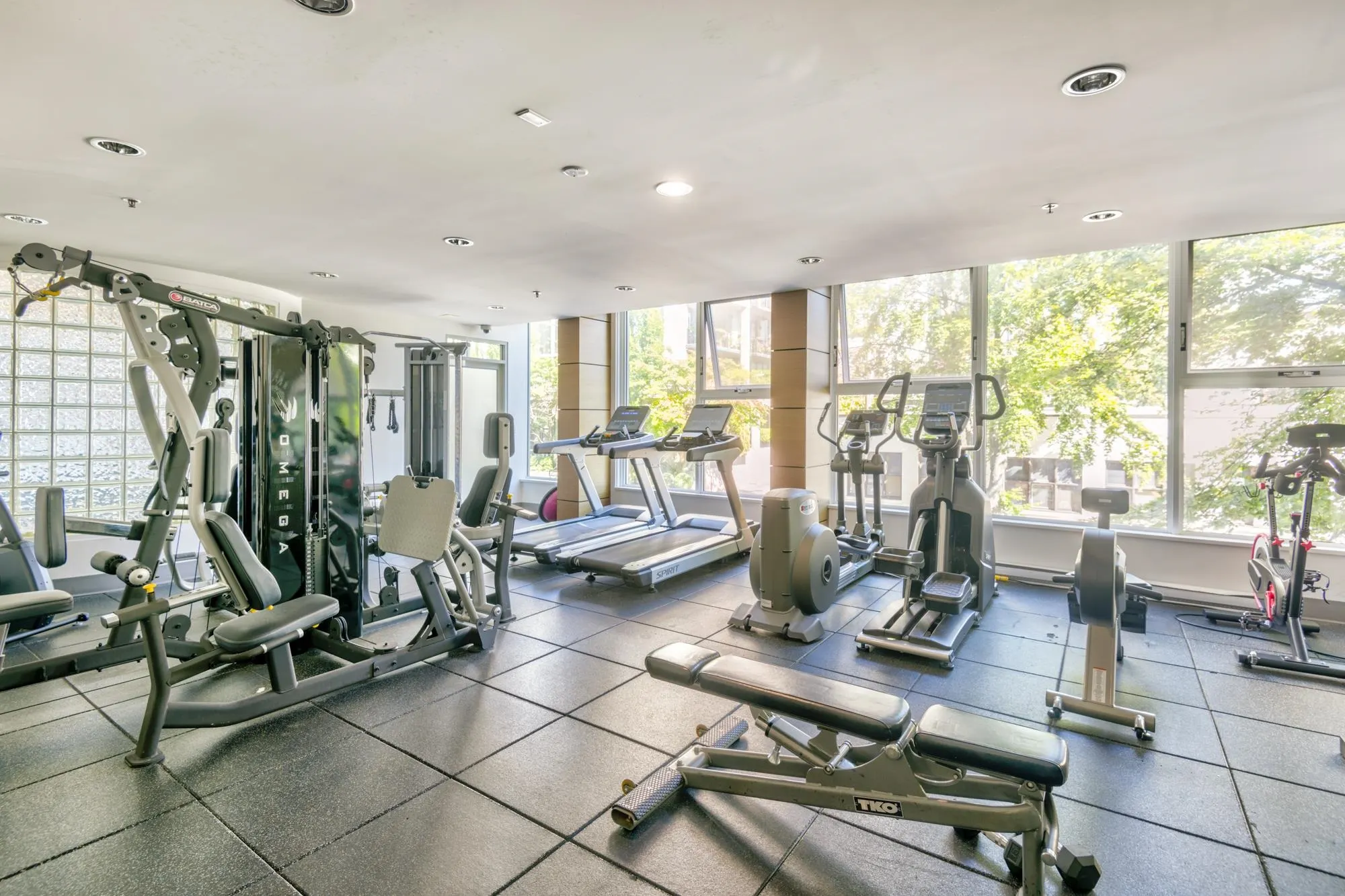 40X 1323 Homer Street