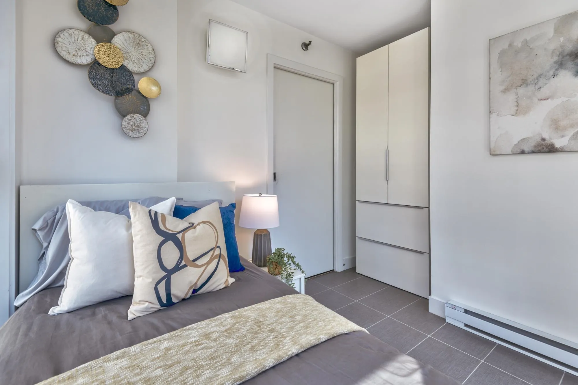 40X 1323 Homer Street