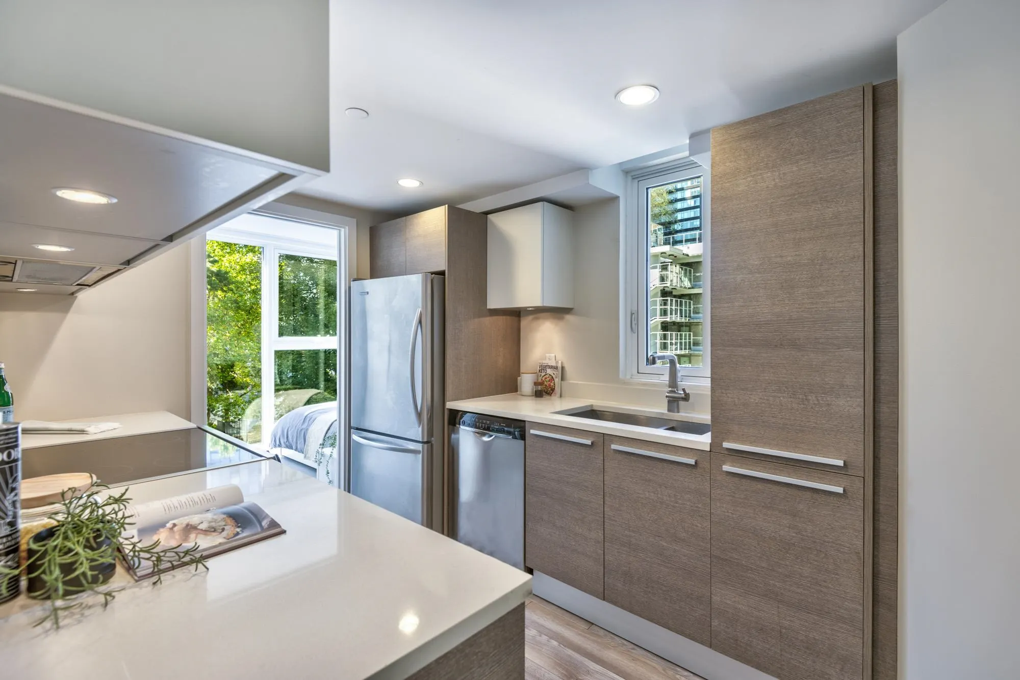 40X 1323 Homer Street