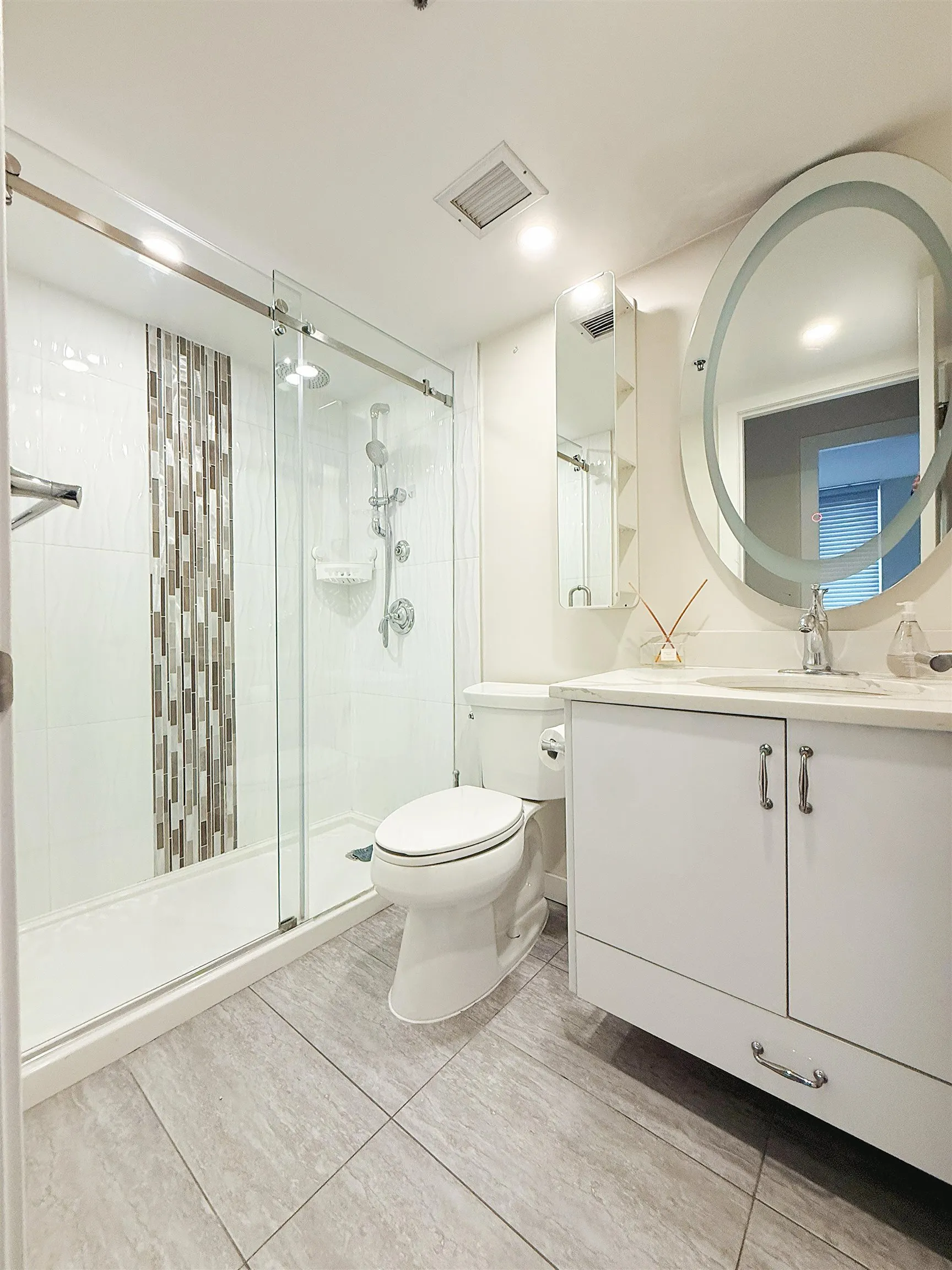 1501 289 Drake Street